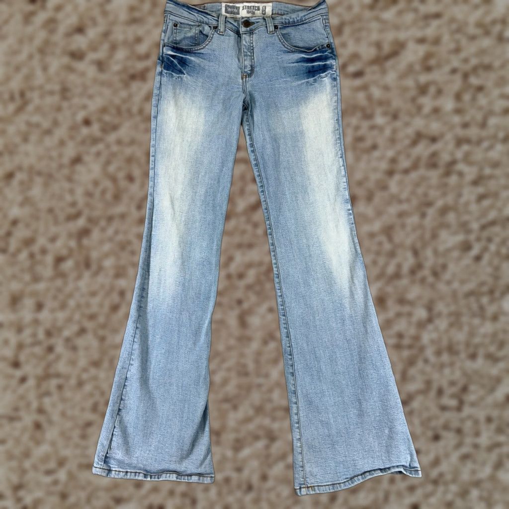 CO Tennis Jeans Co Jeans Women's 27x33 Blue Denim Distressed Flared 9 Regular Inseam 33 Cotton Blend 5-Pocket Closure Zip Vintage No Size 30" / US 8 / IT 44 - 1 Thumbnail