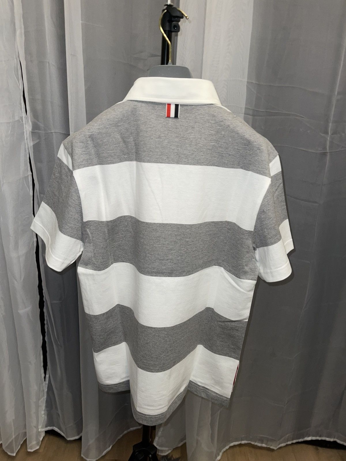 Thom Browne Thom Browne Short Sleeve Polo in Rugby Stipe with 4bar Size US M / EU 48-50 / 2 - 2 Thumbnail