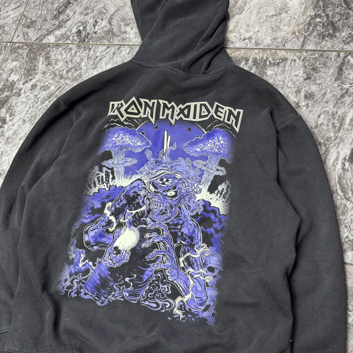 H&M × Iron Maiden × Vintage Iron Maiden x H&M Over Print Glow In The Dark Hoodie Size US M / EU 48-50 / 2 - 4 Thumbnail