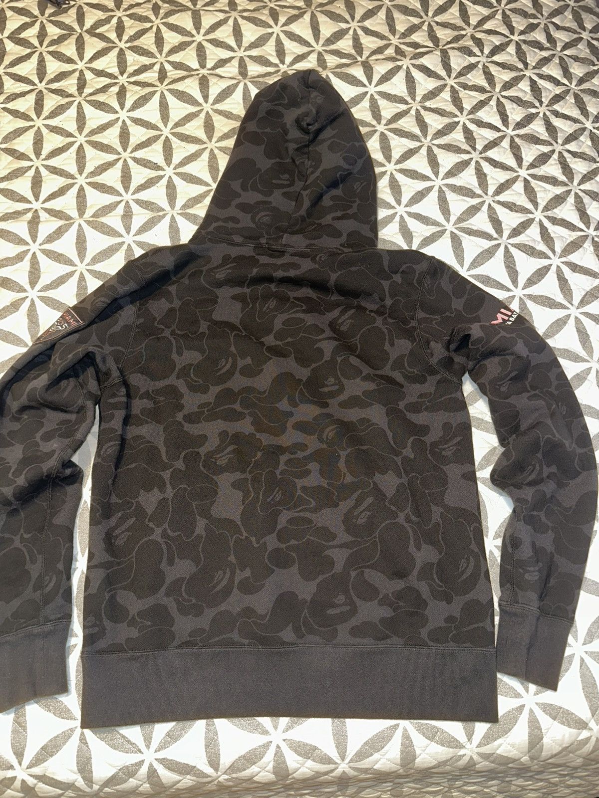 Bape Inter miami x bape camo hoodie sz M Size US M / EU 48-50 / 2 - 6 Thumbnail