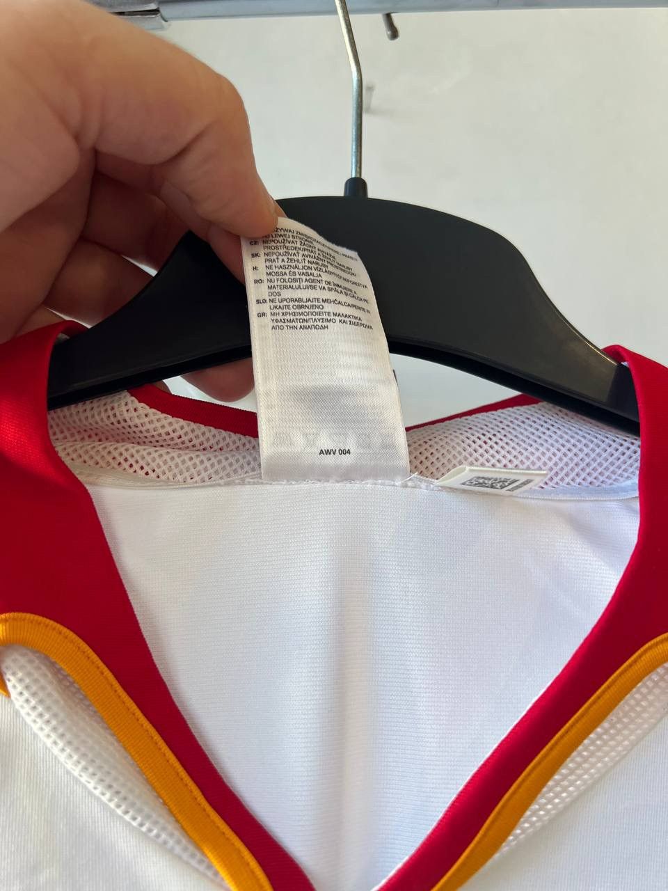 Adidas 2004/06 SPAIN NATIONAL TEAM AWAY SOCCER FOOTBALL JERSEY M Size US M / EU 48-50 / 2 - 7 Thumbnail