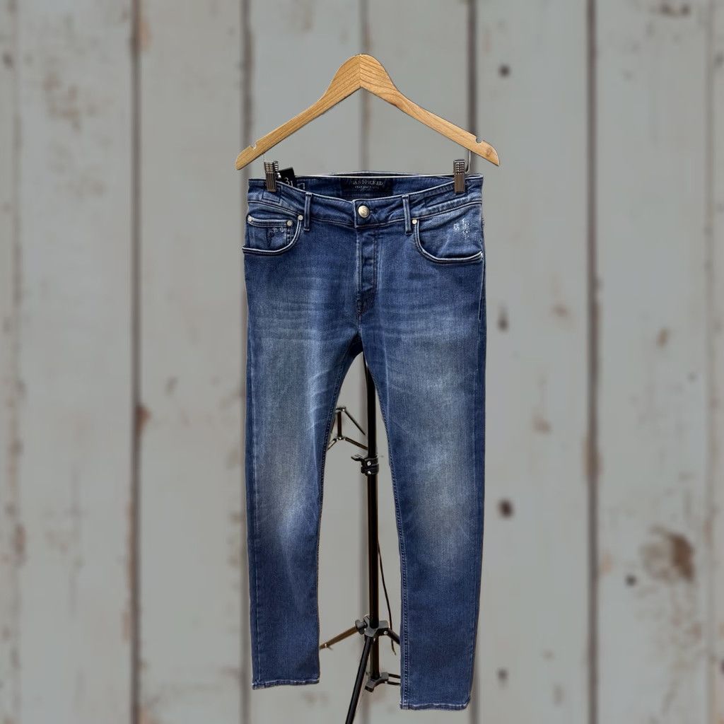 Vintage Handpicked Luxury Jeans Made in Italy Slim Fit Size 31 Jeans Men Blue Size US 31 - 1 Thumbnail