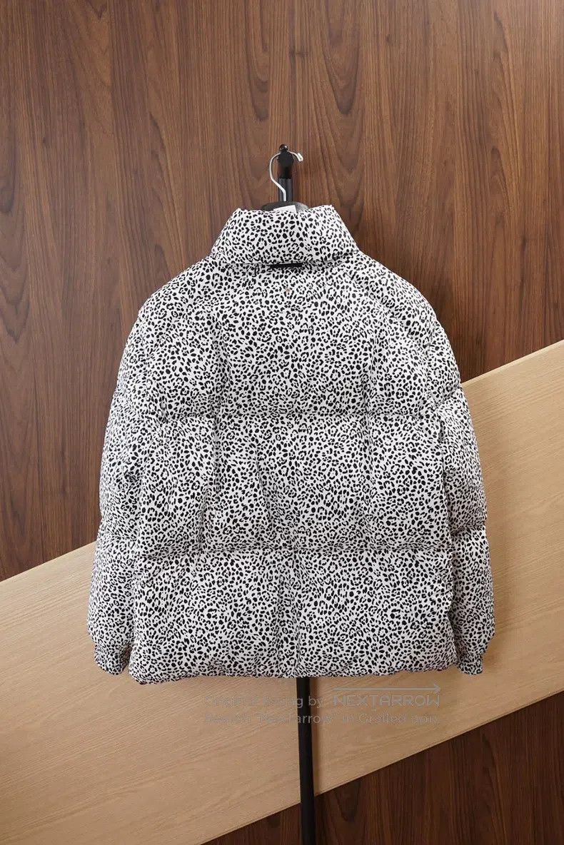 Valentino Valentino Down jacket Size L / US 10 / IT 46 - 2 Thumbnail