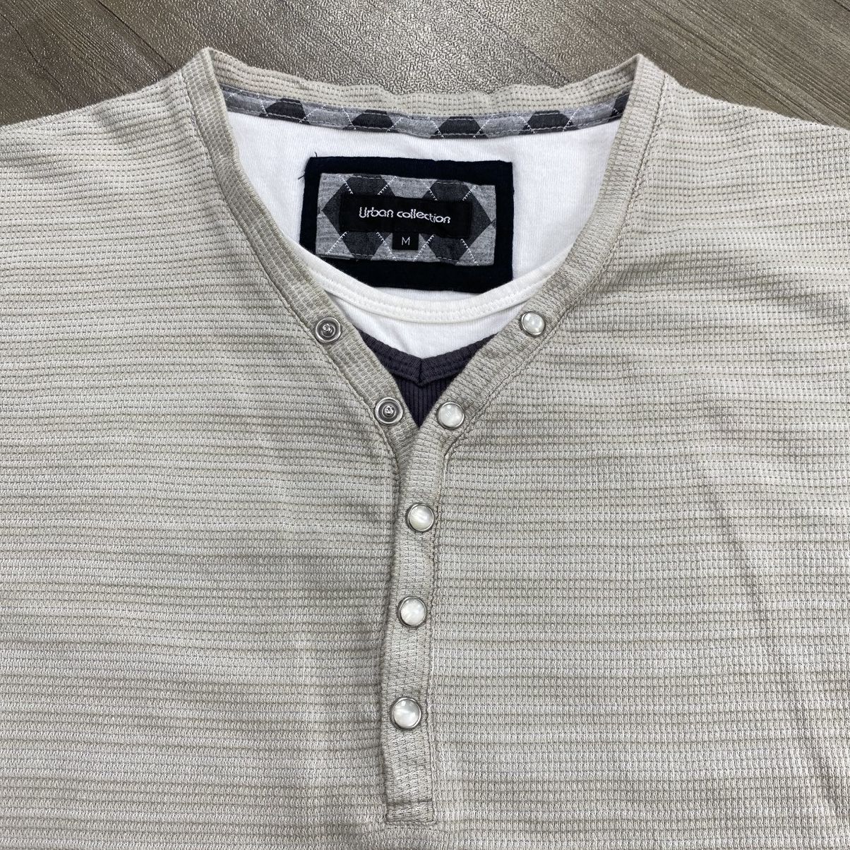 Japanese Brand 2000s Urban Collection Double Layers Goa Lgb Button Tee Y2K Size US M / EU 48-50 / 2 - 3 Thumbnail