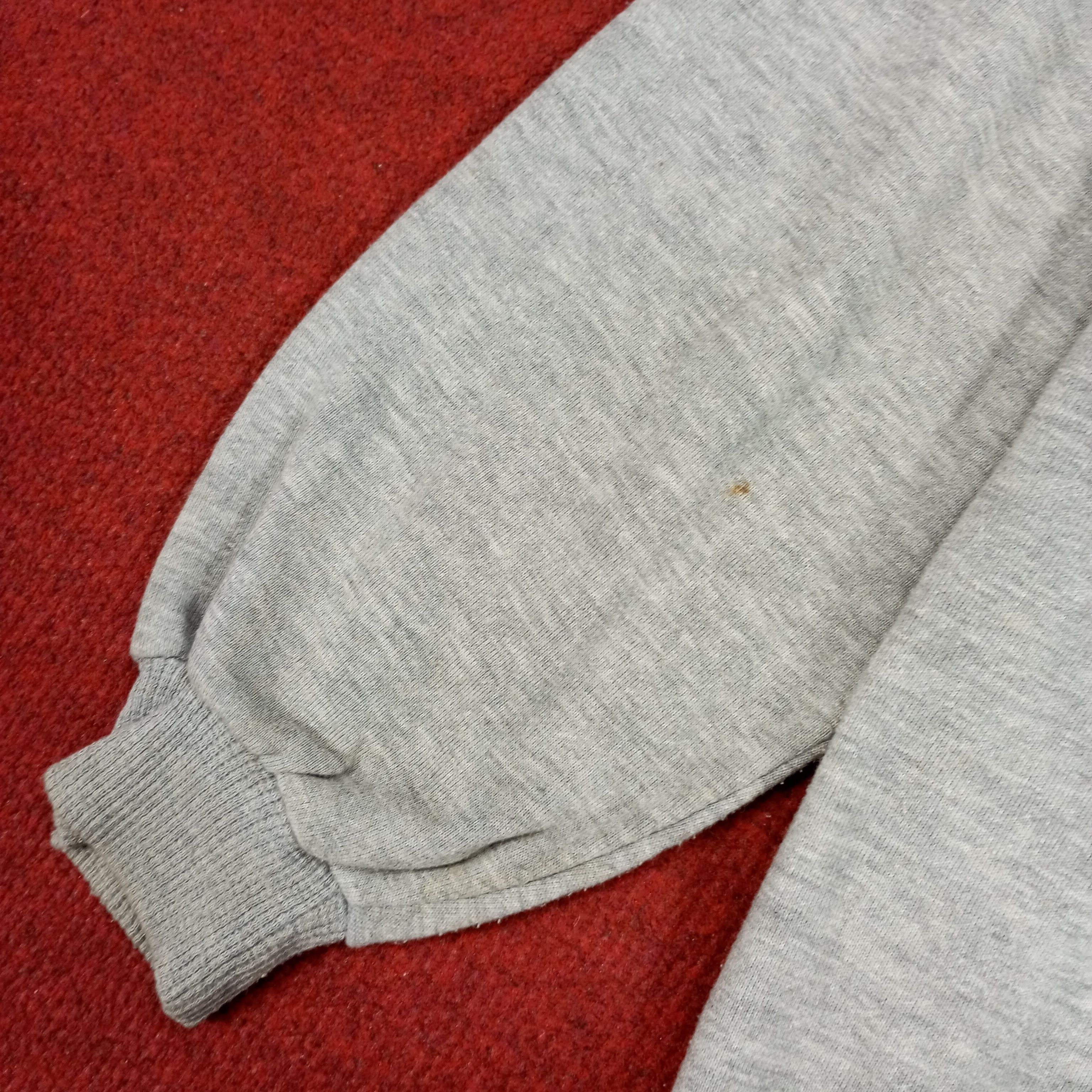 Tommy Hilfiger × Vintage Tommy Hilfiger Center Logo Design Hoodies Size US L / EU 52-54 / 3 - 5 Thumbnail