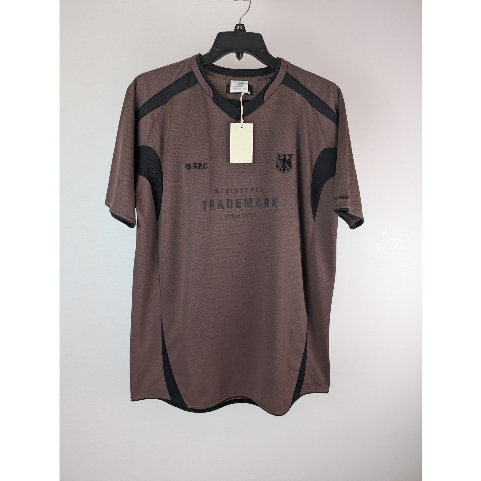 Vetements o1rshd1 Trademark Football Jersey T-Shirt in chocolate brown Size US S / EU 44-46 / 1 - 2 Thumbnail
