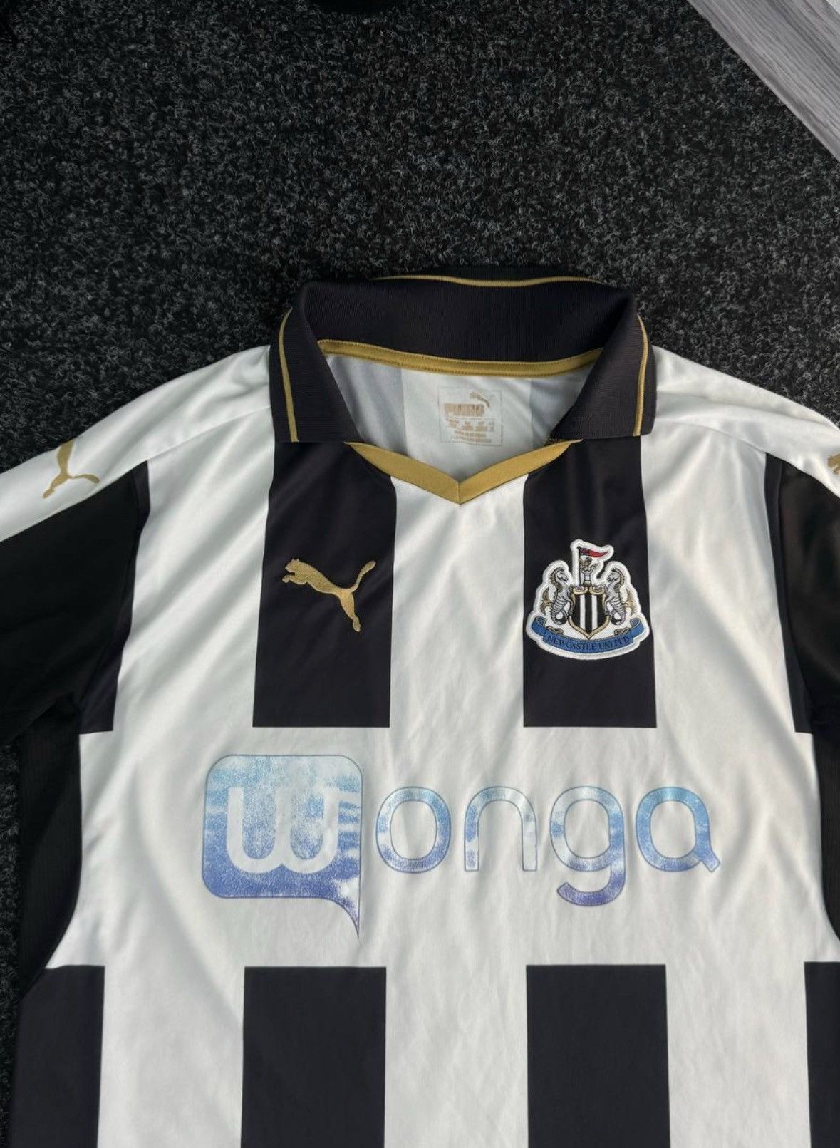 Puma FC Newcastle United Vintage Home Jersey Y2k Bloke-core Size US M / EU 48-50 / 2 - 3 Thumbnail