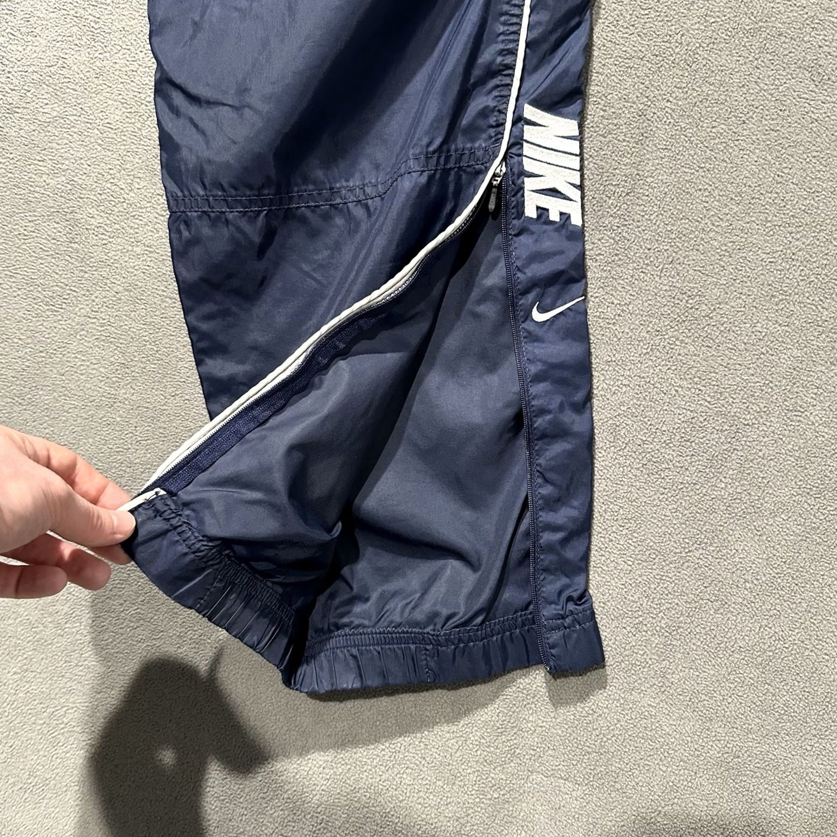 Nike VINTAGE Nike Pants Mens XL Navy Track Windbreaker Nylon Ankle Zip Warm Up 90s Size US 36 / EU 52 - 7 Thumbnail