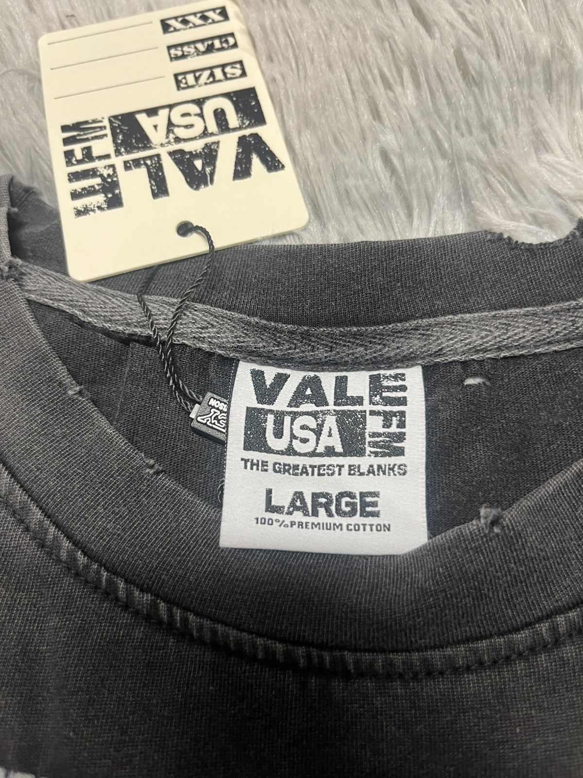Vale Dog Tag Big tee - Vale Size US L / EU 52-54 / 3 - 5 Thumbnail