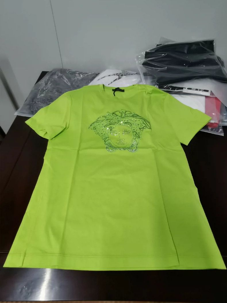 Other Versace Short sleeves and short sleeves Size US M / EU 48-50 / 2 - 1 Thumbnail
