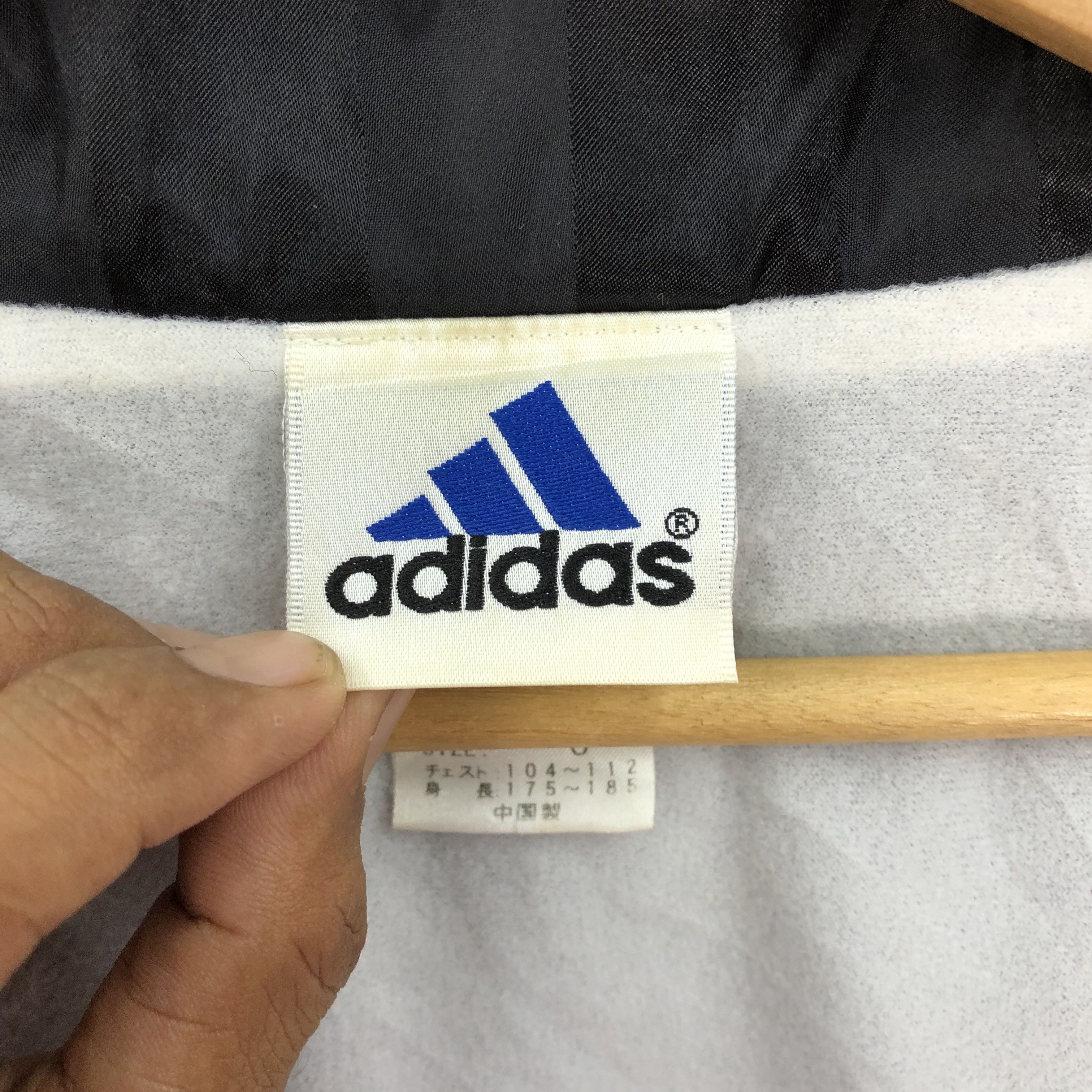 Adidas Vintage 90s Adidas Windbreaker Zipper Jacket Size US L / EU 52-54 / 3 - 7 Thumbnail