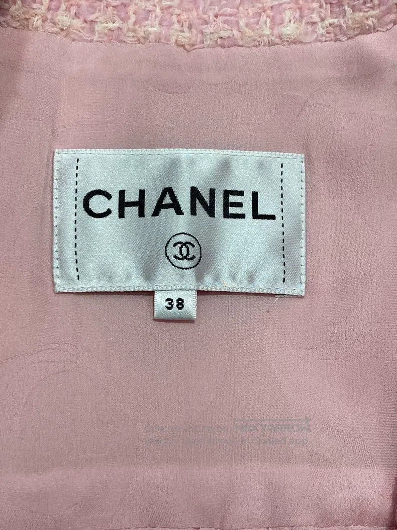 Chanel Chanel 23k pink glazed button jacket Size XS / US 0-2 / IT 36-38 - 3 Thumbnail