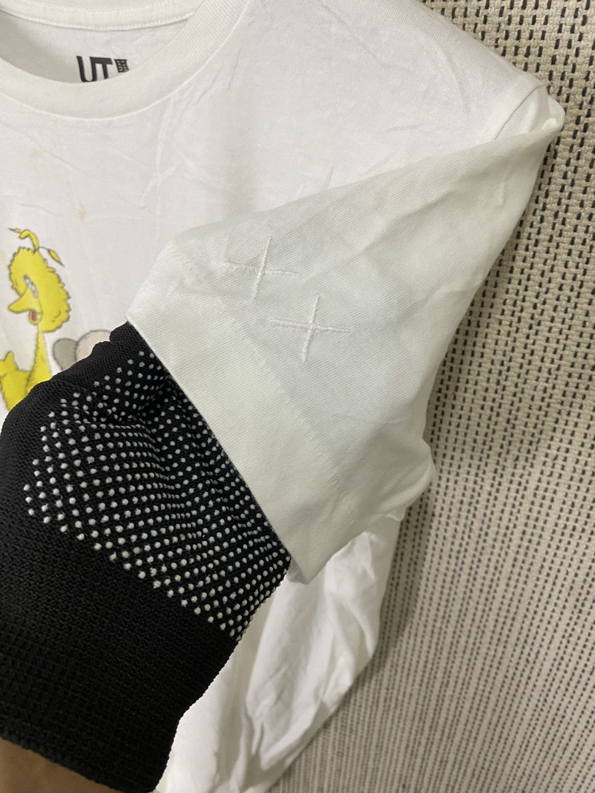 Japanese Brand × Kaws × Uniqlo Uniqlo x kaws x sesame street tshirt Size US M / EU 48-50 / 2 - 6 Thumbnail