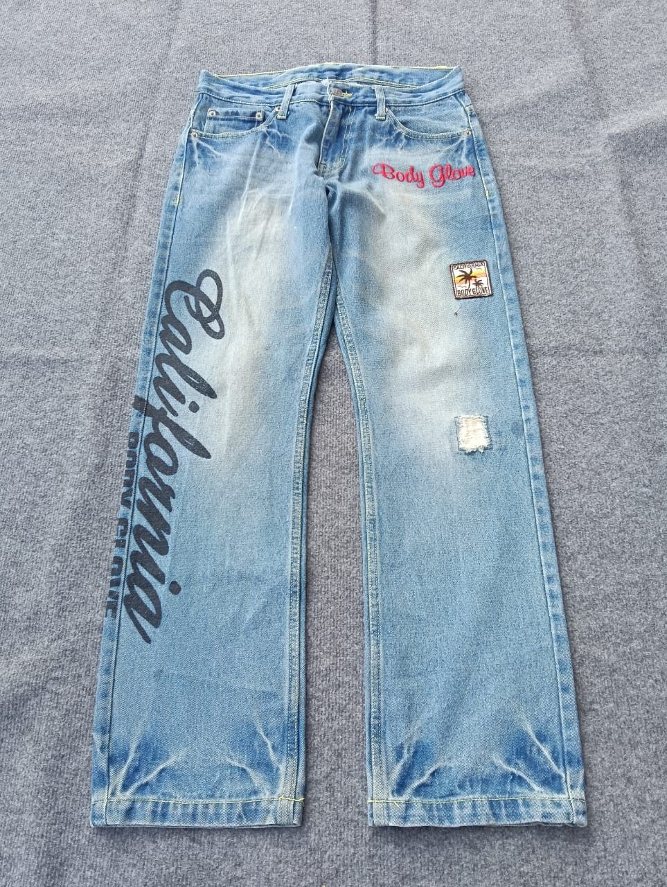 Body Glove Y2K 2011 Body Glove "California" Spellout Distressed Jeans. Size US 31 - 1 Thumbnail