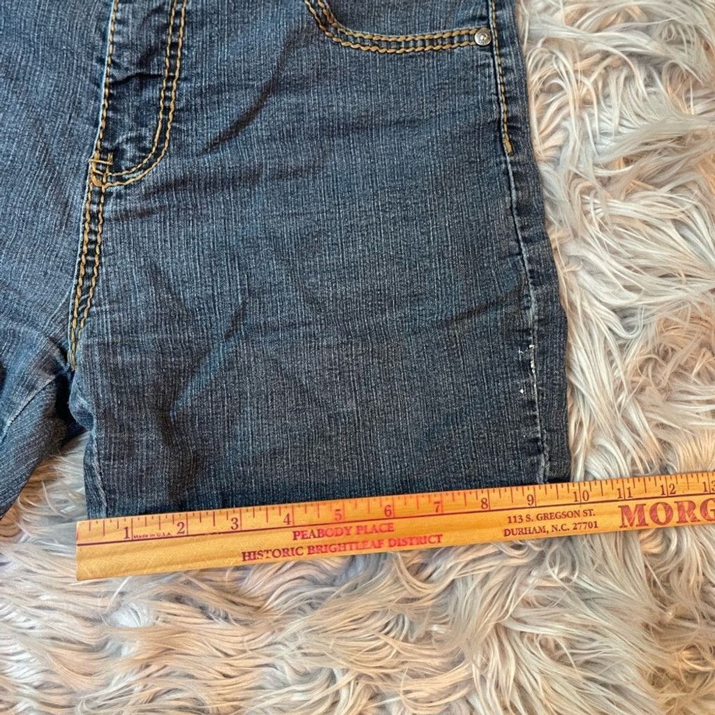Other Denim vtg Y2K Jean shorts w/ detailing (measurements shown) Size 24" / US 00 / IT 34 - 6 Thumbnail