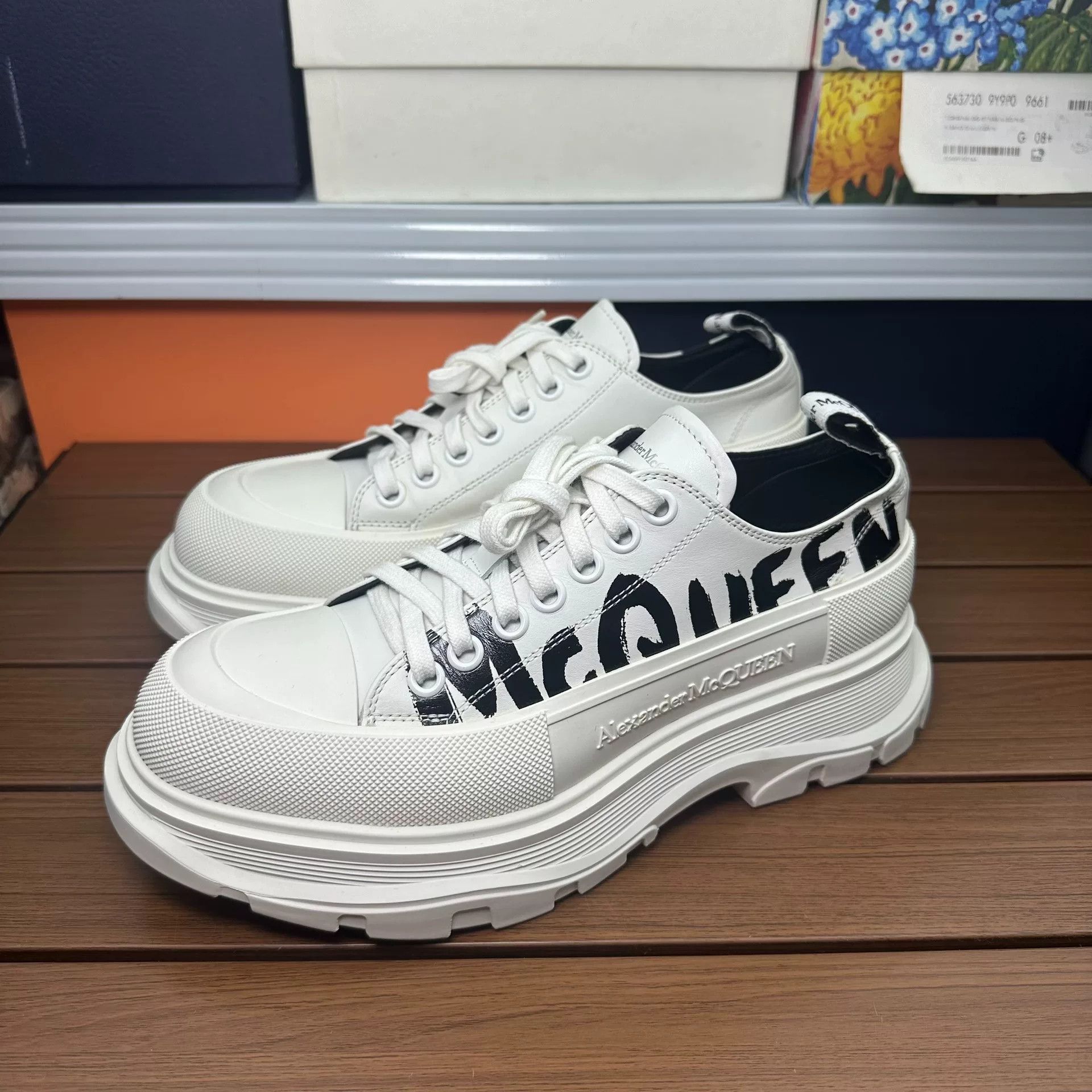 Alexander McQueen Alexander McQueen Leather Black Lowtop Sneakers 8 Men Size US 8 / EU 41 - 1 Thumbnail