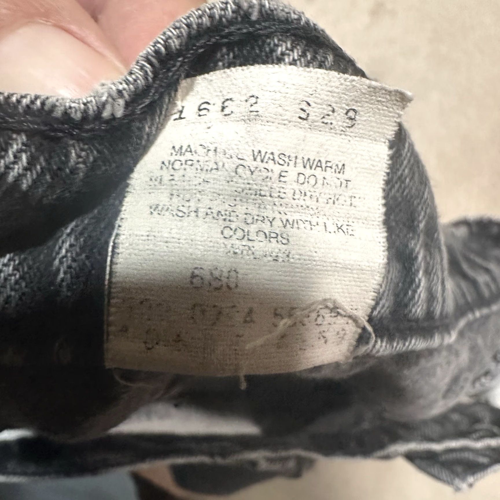 Levi's VINTAGE Levi's 505 Jeans Mens 34X30 Black Regular Fit Straight Leg 90s Cut Off Size US 34 / EU 50 - 6 Thumbnail
