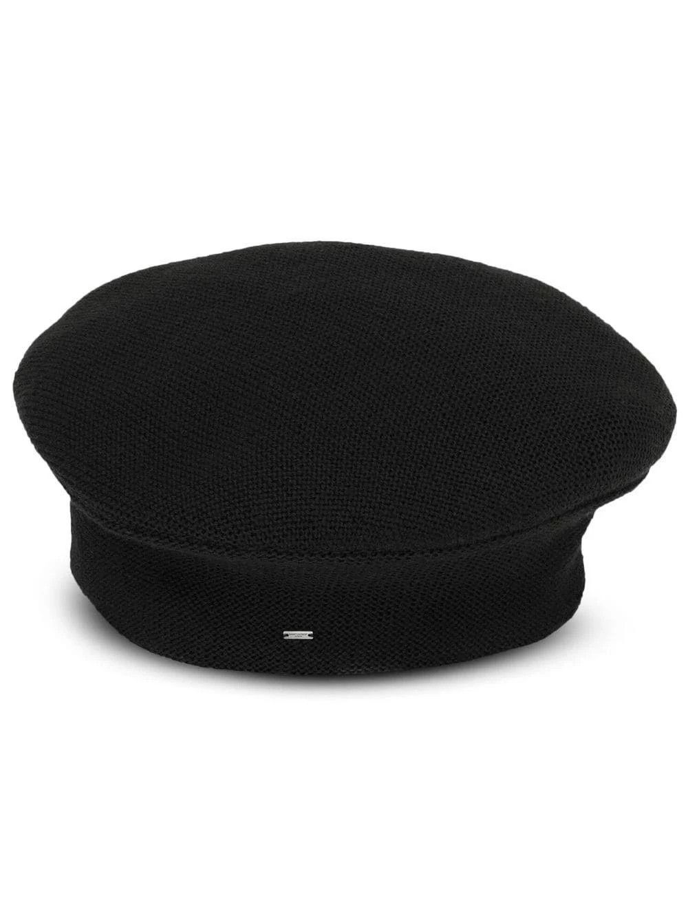 oc11z10624 Size: OS / Classic Beret in Wool in Black