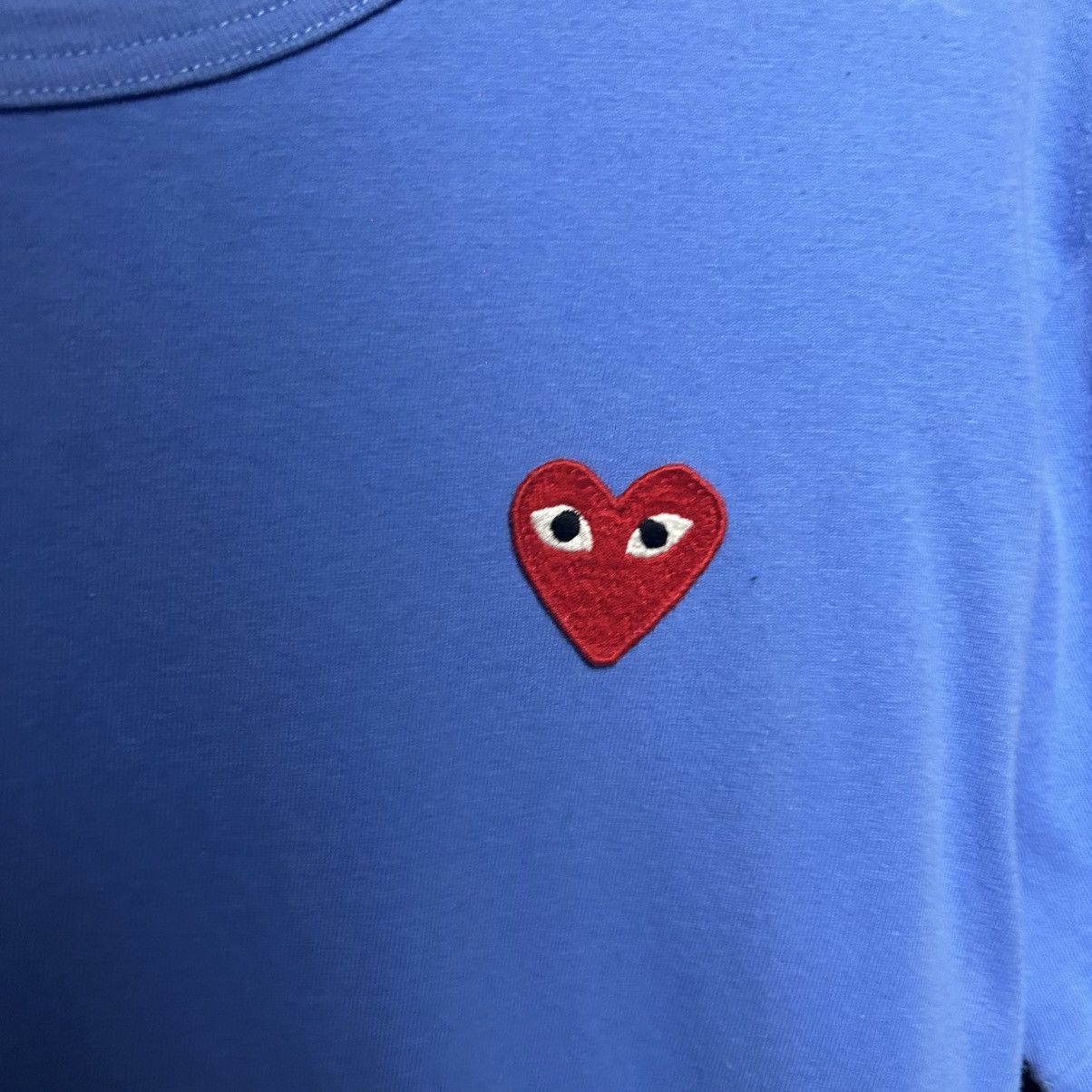 Comme des Garcons PLAY Luxury Play Comme Des Garcons Small logo designer tee size S Size US S / EU 44-46 / 1 - 3 Thumbnail
