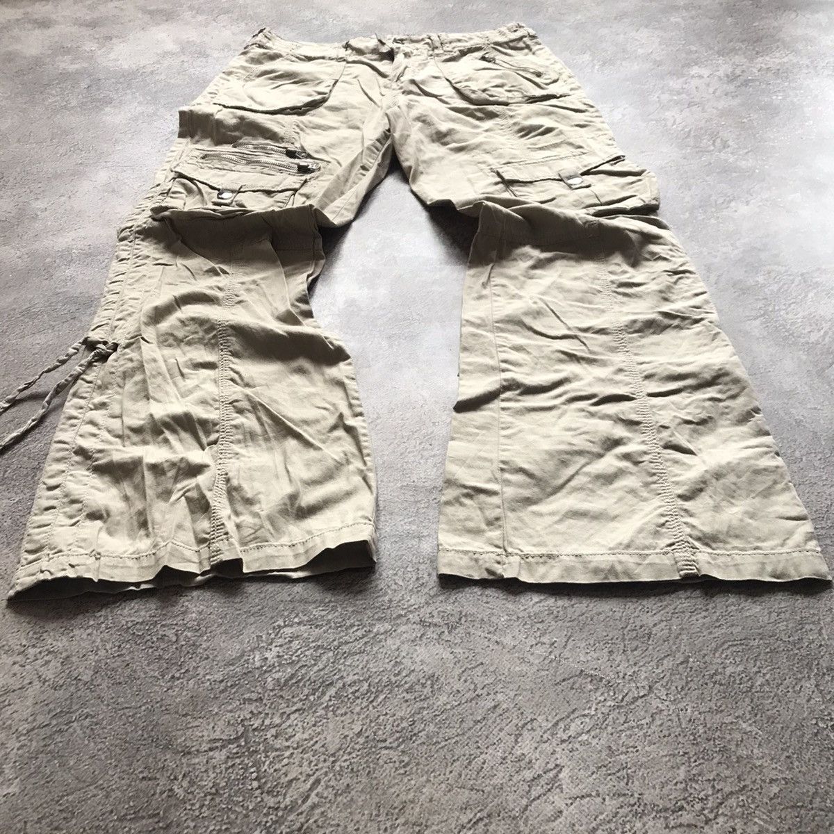 Vintage Vintage 90s Japanese Baggy Cargo Pants Thrashed Workwear 28 Size 28" / US 6 / IT 42 - 1 Thumbnail