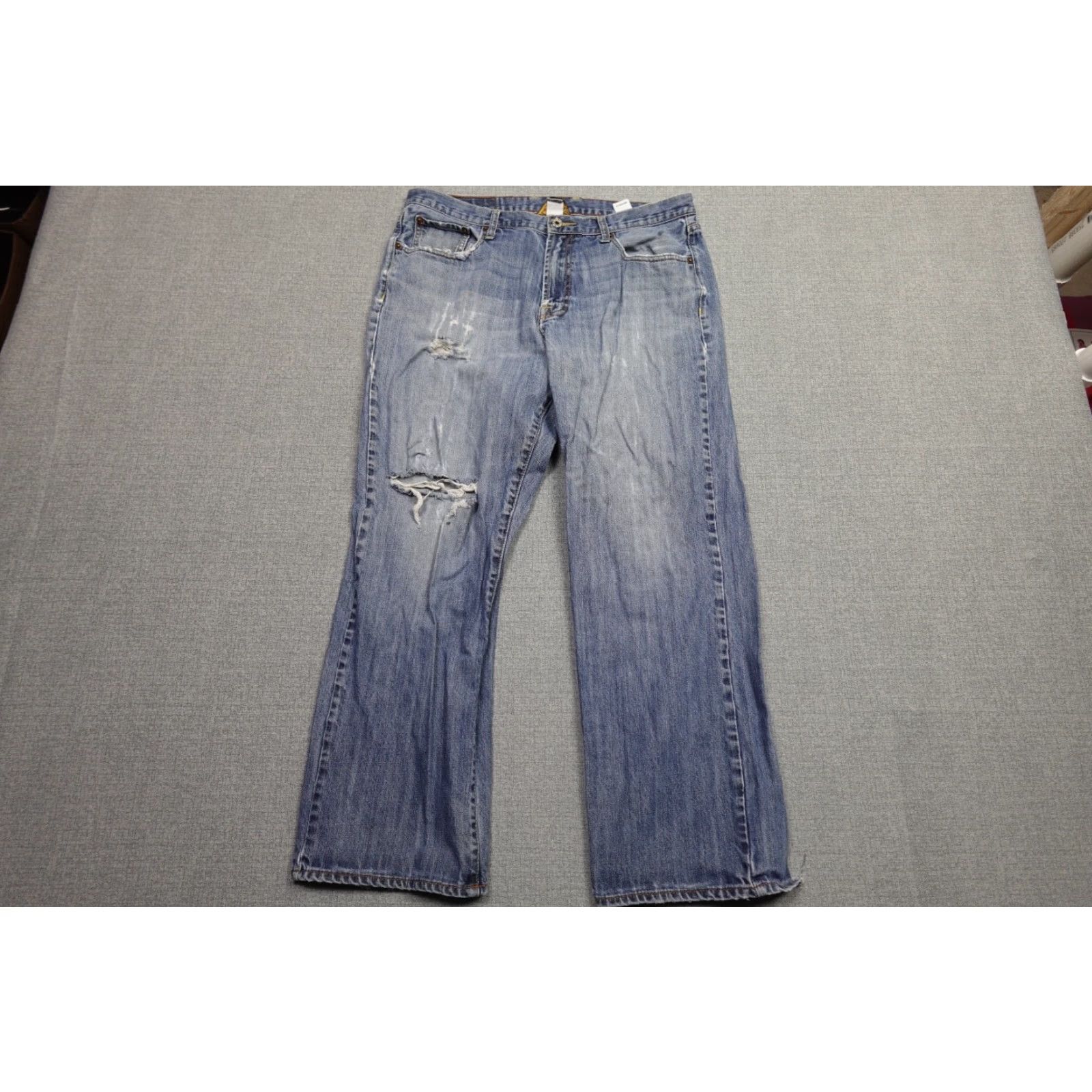 Lucky Brand Lucky Brand Jeans Mens 36x29 Blue Light Wash Denim Distressed Loose Fit Jeans Size US 36 / EU 52 - 2 Thumbnail