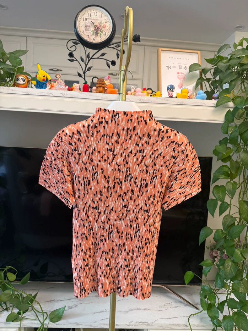 Issey Miyake Issey Miyake size:3 A light orange pleated short-sleeved t Size XS / US 0-2 / IT 36-38 - 5 Thumbnail