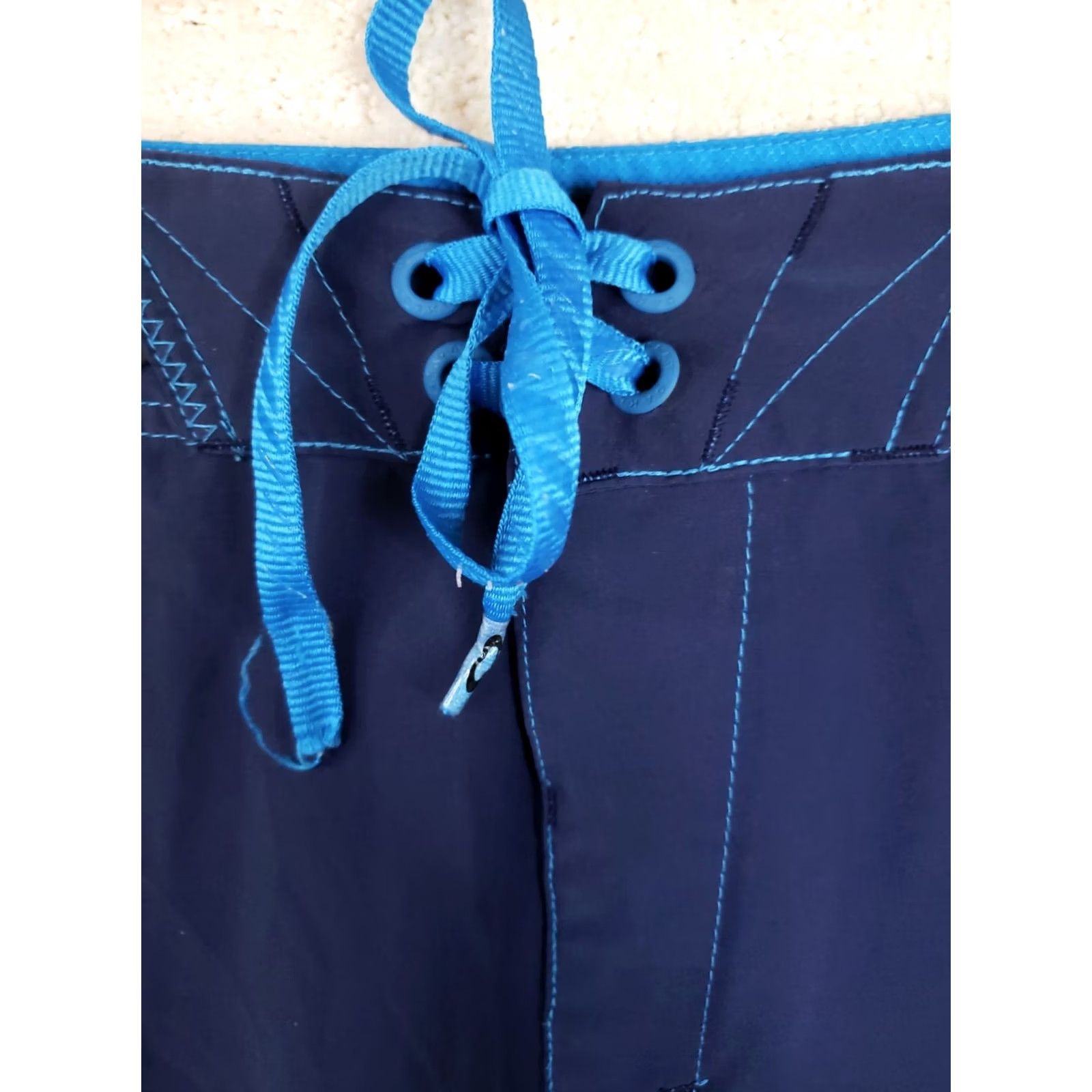 Oakley Oakley Board Shorts Men’s 38x11.5 Blue Surf Beach Swimsuit Drawstring Unlined Pockets Inside Pockets 100% Polyester Regular Mens Size US 38 / EU 54 - 5 Thumbnail