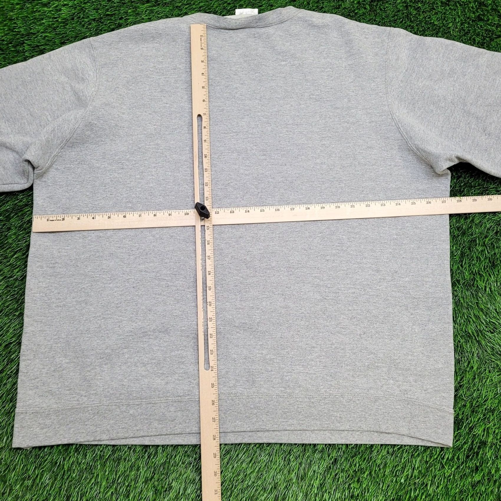Nike VINTAGE Nike Swoosh Sweatshirt 2XL Gray Baggy USA Sweatshirt Mens 90s Logo Embroidered Crew Neck Cotton Polyester Fleece Size US XXL / EU 58 / 5 - 4 Thumbnail
