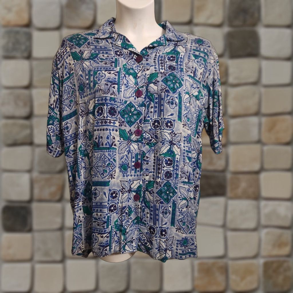 Vintage VINTAGE Gianna Shirt Adult M Blue Floral Print 1980s Hawaiian Top with Shoulder Pads Womens Size M / US 6-8 / IT 42-44 - 1 Thumbnail
