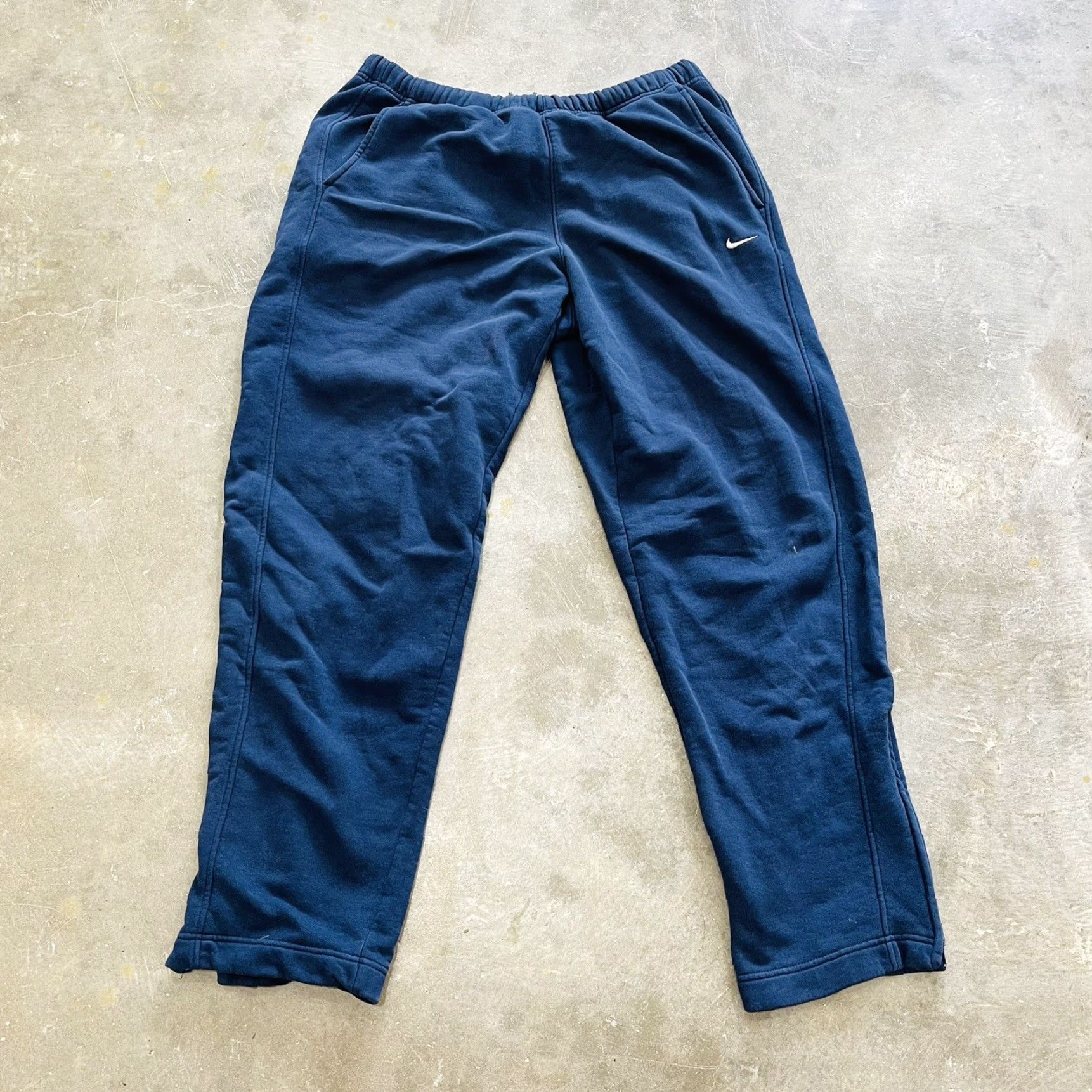 Vintage VINTAGE Nike Navy Blue Warmup Pants Track Bottoms Men XL 1990s Zippered Ankles Drawstring Gray Tag Size US 36 / EU 52 - 2 Thumbnail