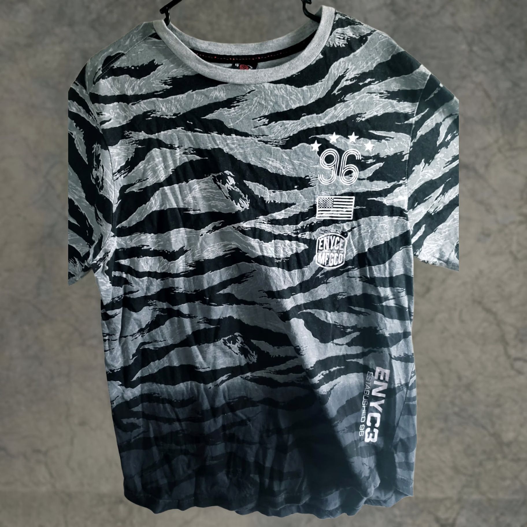 Enyce VINTAGE enyce T-Shirt Adult M Black Silver Fade Metallic Tiger Stripe Graphic Tee 90s Mens Size US M / EU 48-50 / 2 - 1 Thumbnail