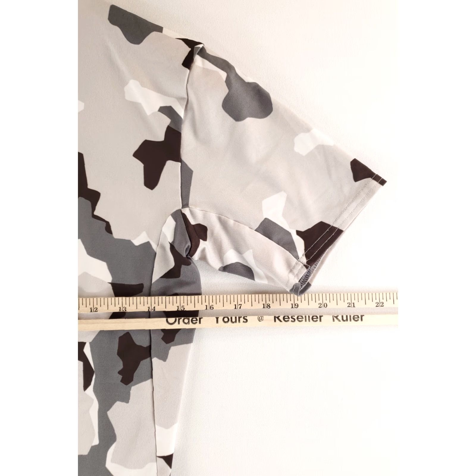 Under Armour Under Armour Spider-Man Compression HeatGear Shirt Gray Camo Mens M Shirt Size US M / EU 48-50 / 2 - 6 Thumbnail