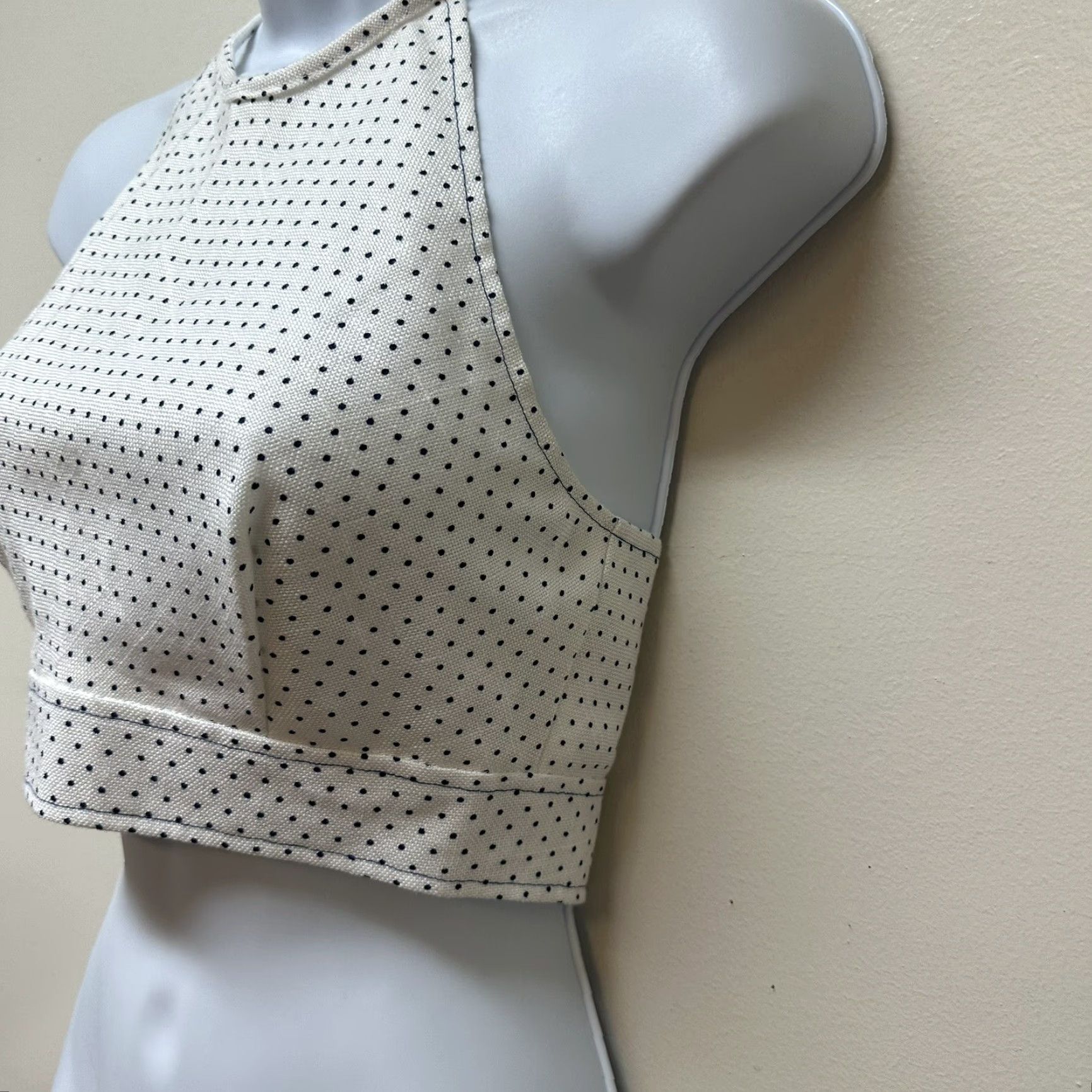 Vintage VINTAGE Halter Top - Black & White Polka Dot Crop Retro Pinup Union Made in USA Size M / US 6-8 / IT 42-44 - 4 Thumbnail