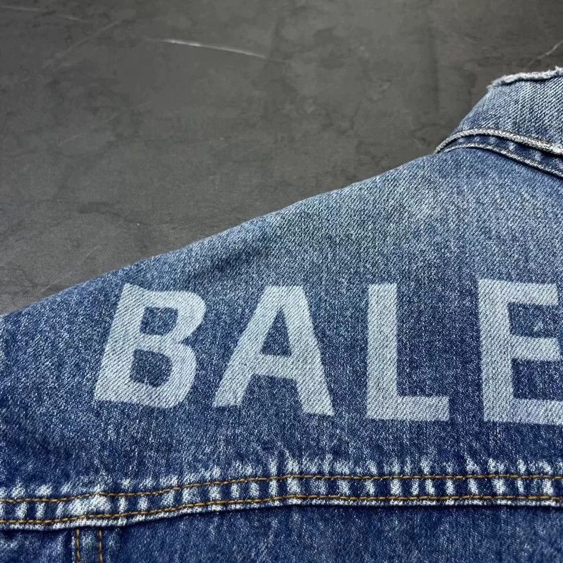 Balenciaga Balenciaga size 34 Washed Blue Denim Jacket with Back Logo Size US XS / EU 42 / 0 - 5 Thumbnail