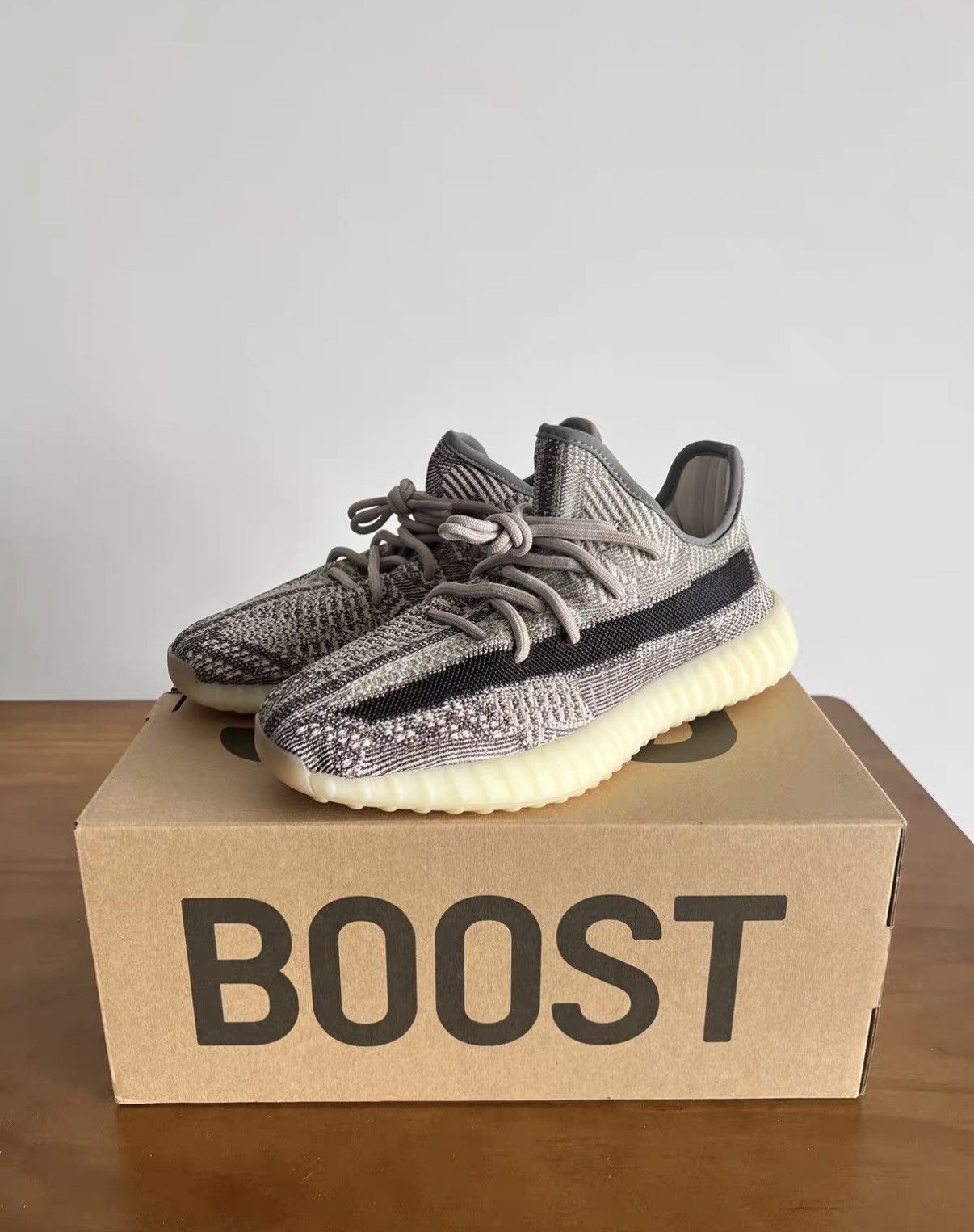 Yeezy Yeezy Sesame J42 Size US 7.5 / EU 40-41 - 1 Thumbnail