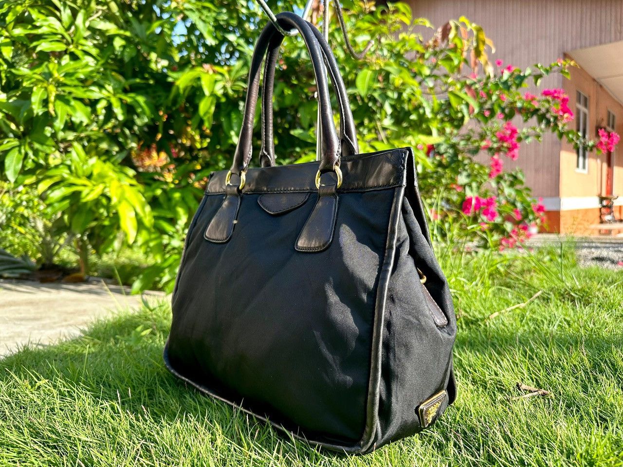 Prada Authentic Prada Tessuto Nylon Medium Frame Nero Tote Bag Size ONE SIZE - 3 Thumbnail