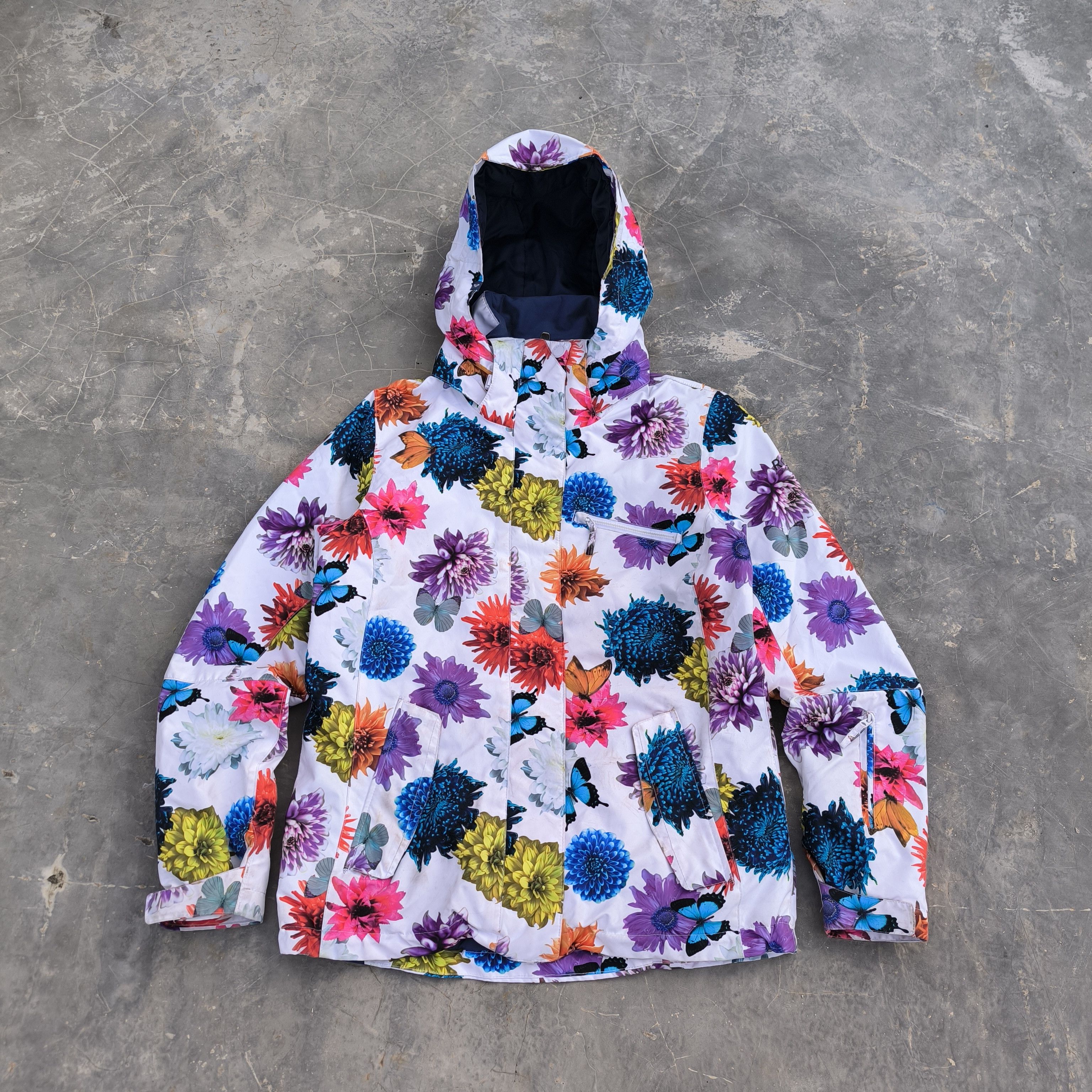 Quiksilver snowboard jacket dry flight roxy x mika ninagawa Size M / US 6-8 / IT 42-44 - 1 Thumbnail