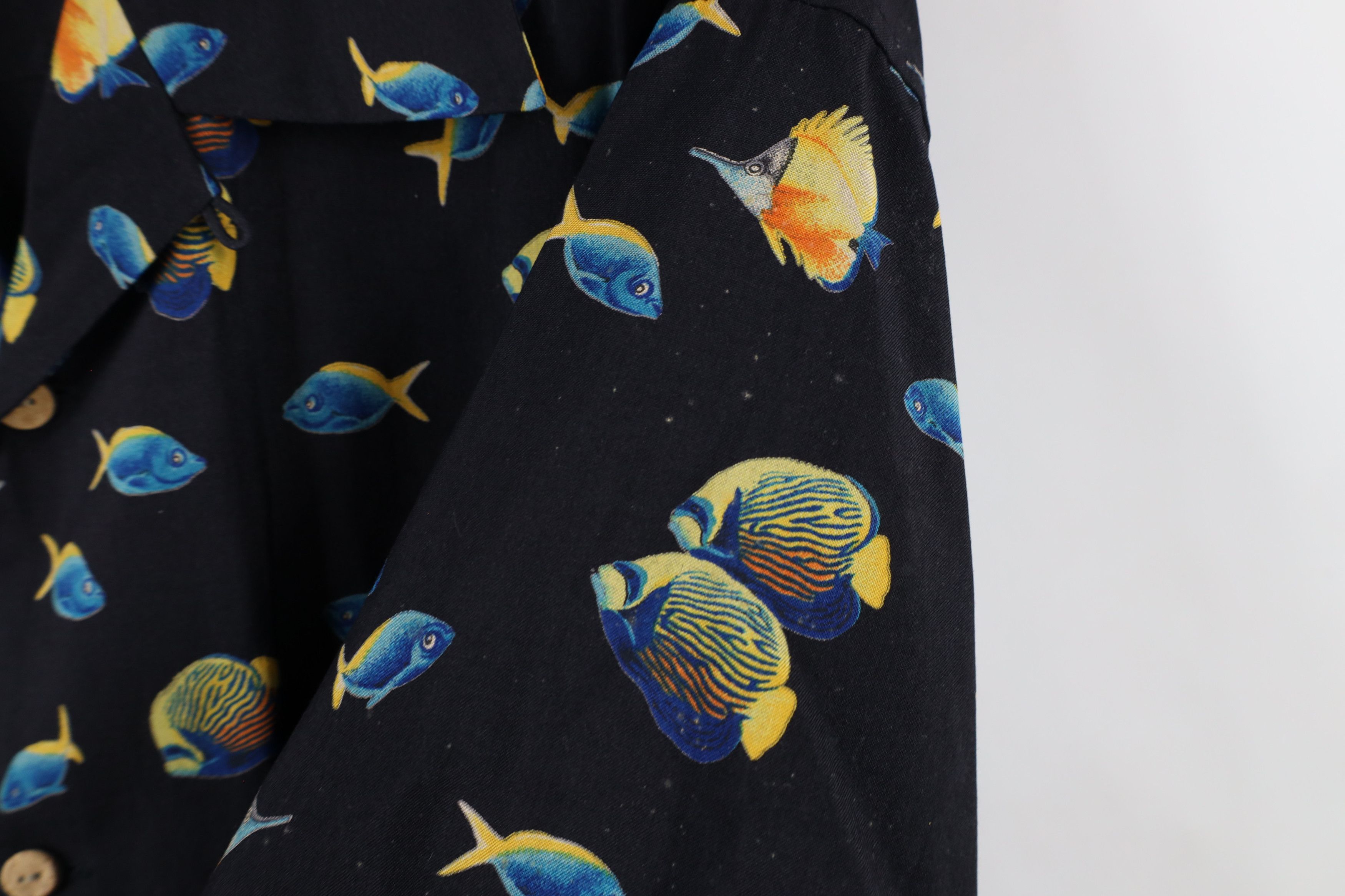 Vintage Vintage 90s Streetwear Over Print Looped Collar Button Shirt Size US XL / EU 56 / 4 - 5 Thumbnail