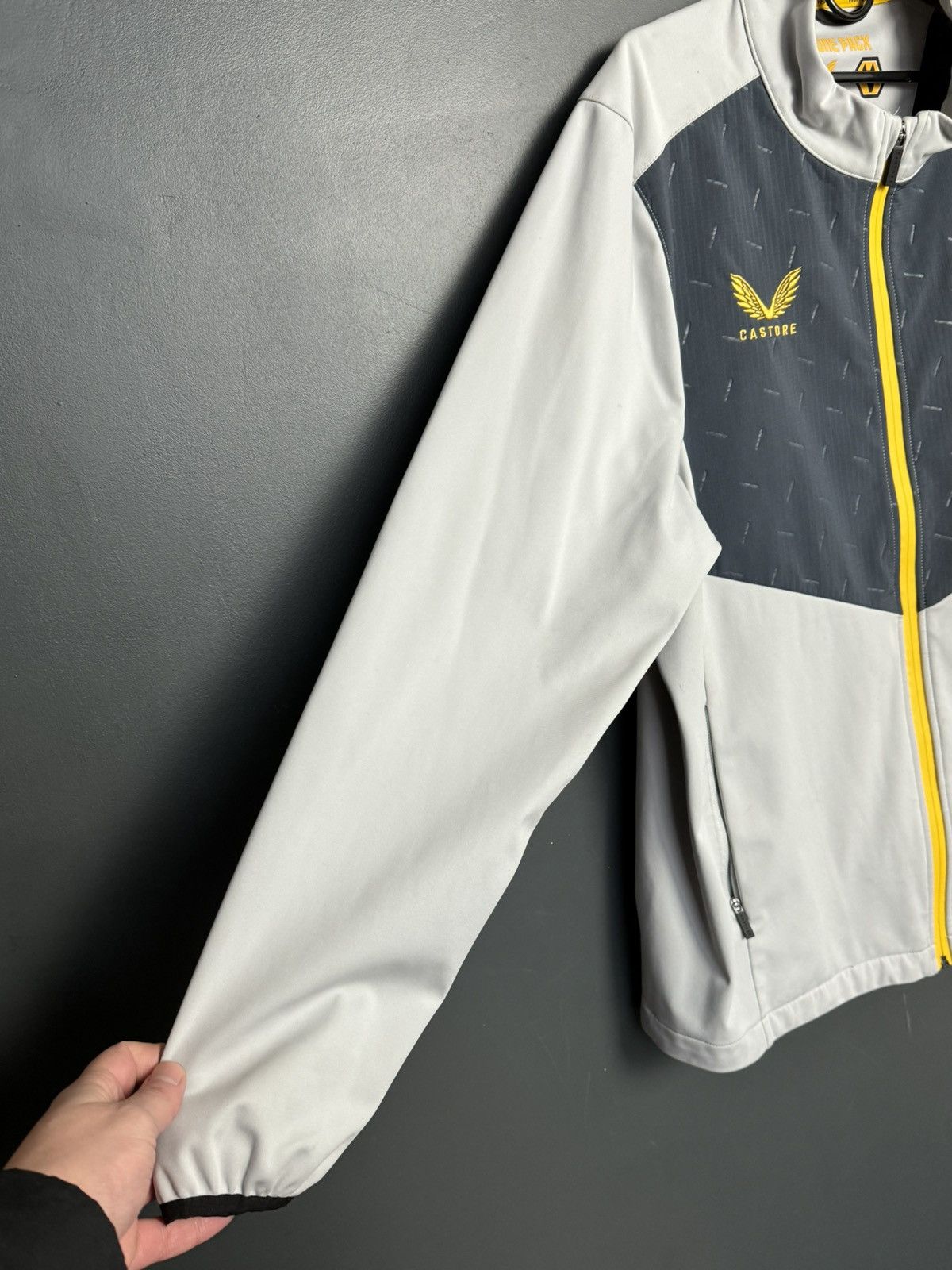 Castore Wolverhampton Wanderers Training Football Jacket Sweatshirt Size US XL / EU 56 / 4 - 5 Thumbnail