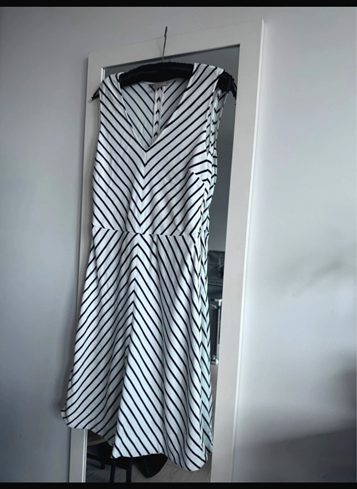 Banana Republic Banana Republic Black and White Striped Flared Dress S / 36 Size S / US 4 / IT 40 - 2 Thumbnail