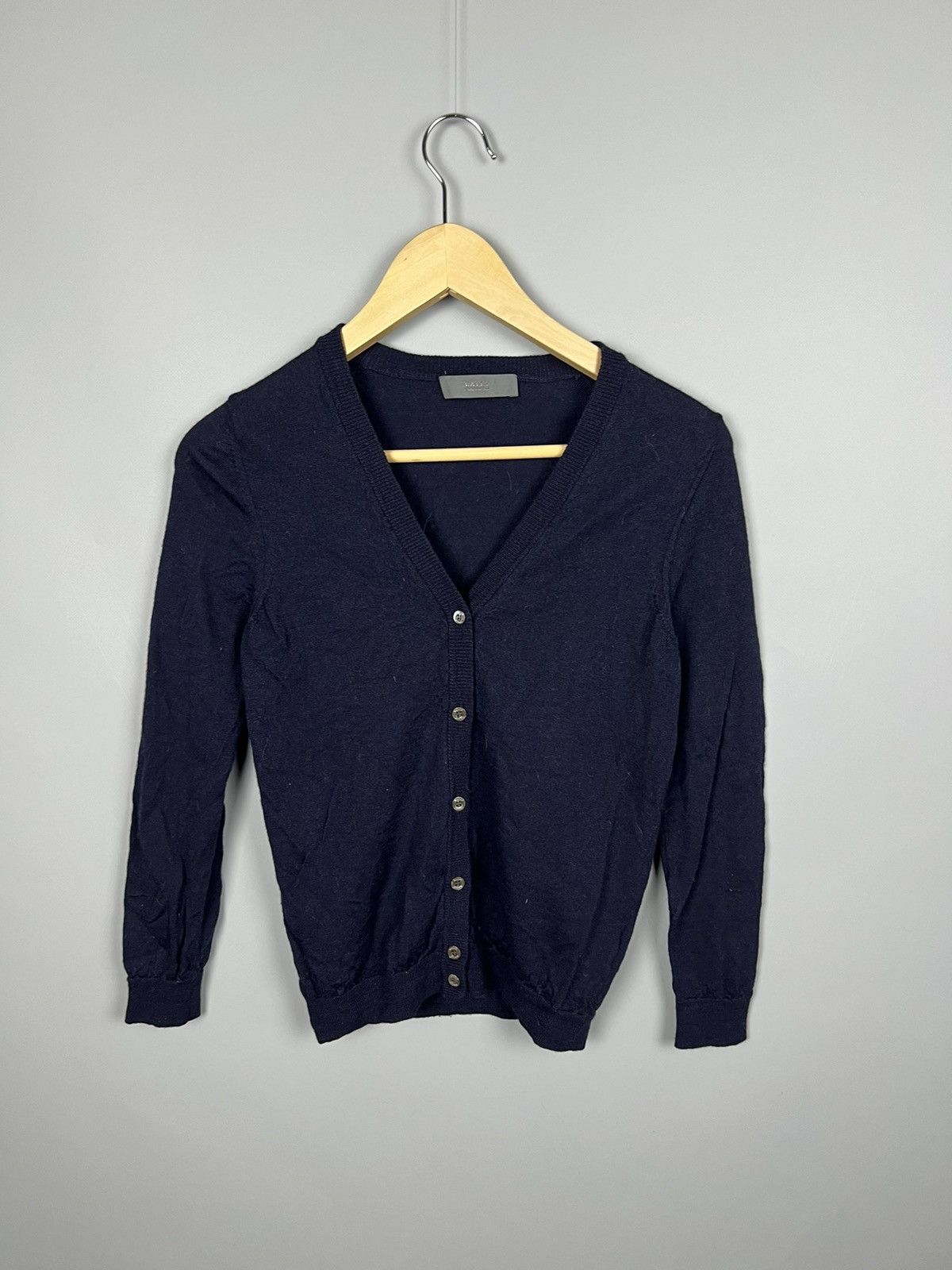 Bally (S) Bally wool cardigan / sweater luxury Size S / US 4 / IT 40 - 1 Thumbnail