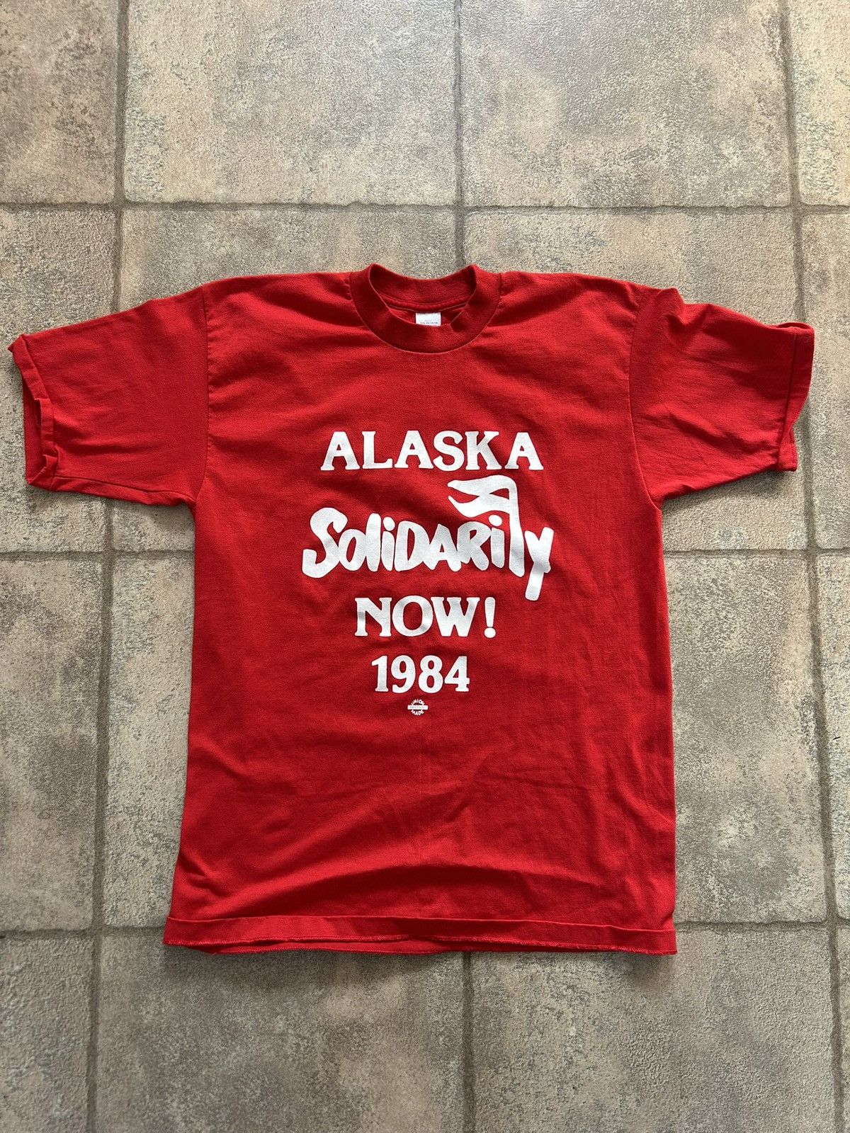 Vintage Vintage 1980s single stitched Alaska Solidarity tshirt Size US L / EU 52-54 / 3 - 1 Thumbnail