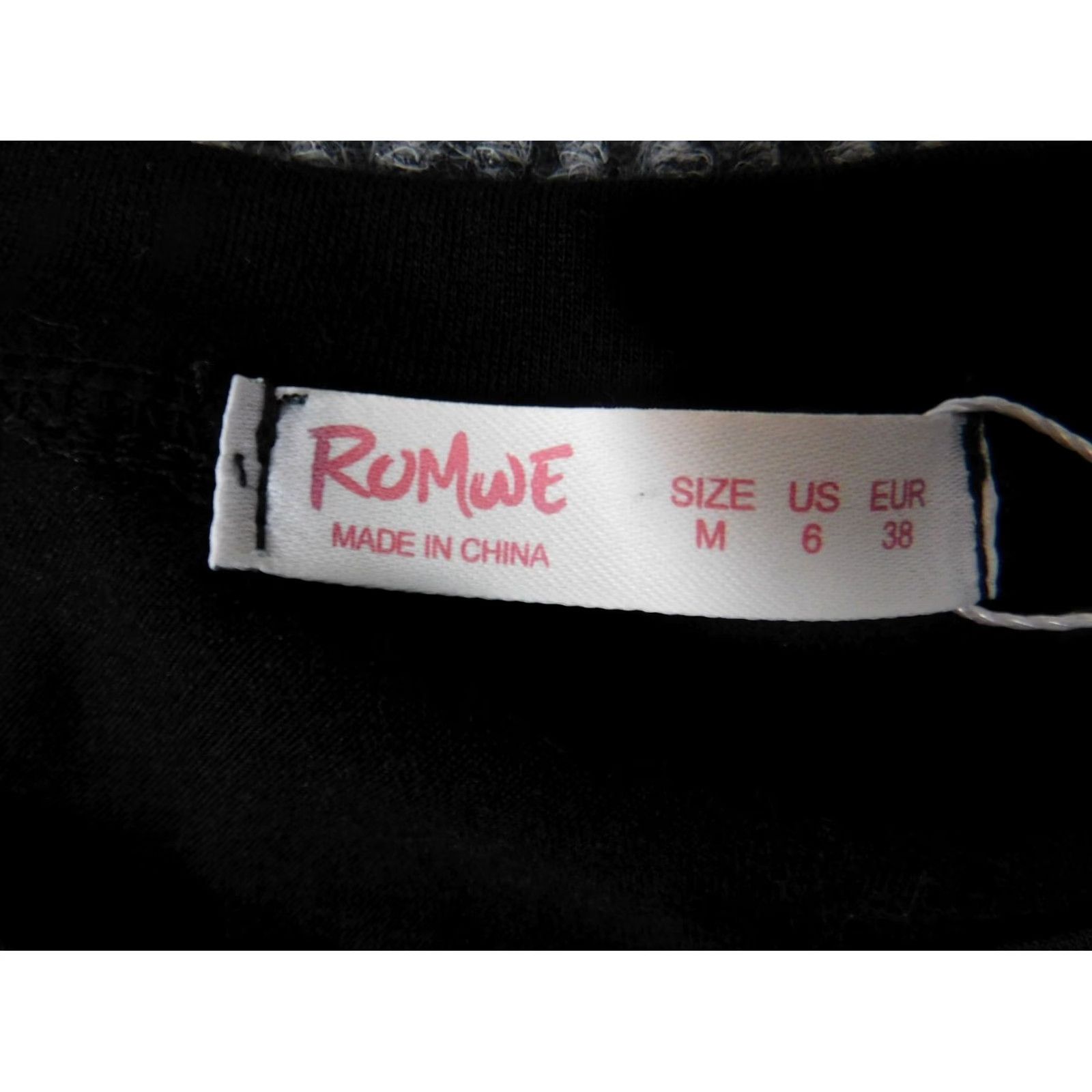 Vintage ROMWE Shirt Womens M Black London Graphic Casual Crew Neck T-Shirt Size M / US 6-8 / IT 42-44 - 4 Thumbnail