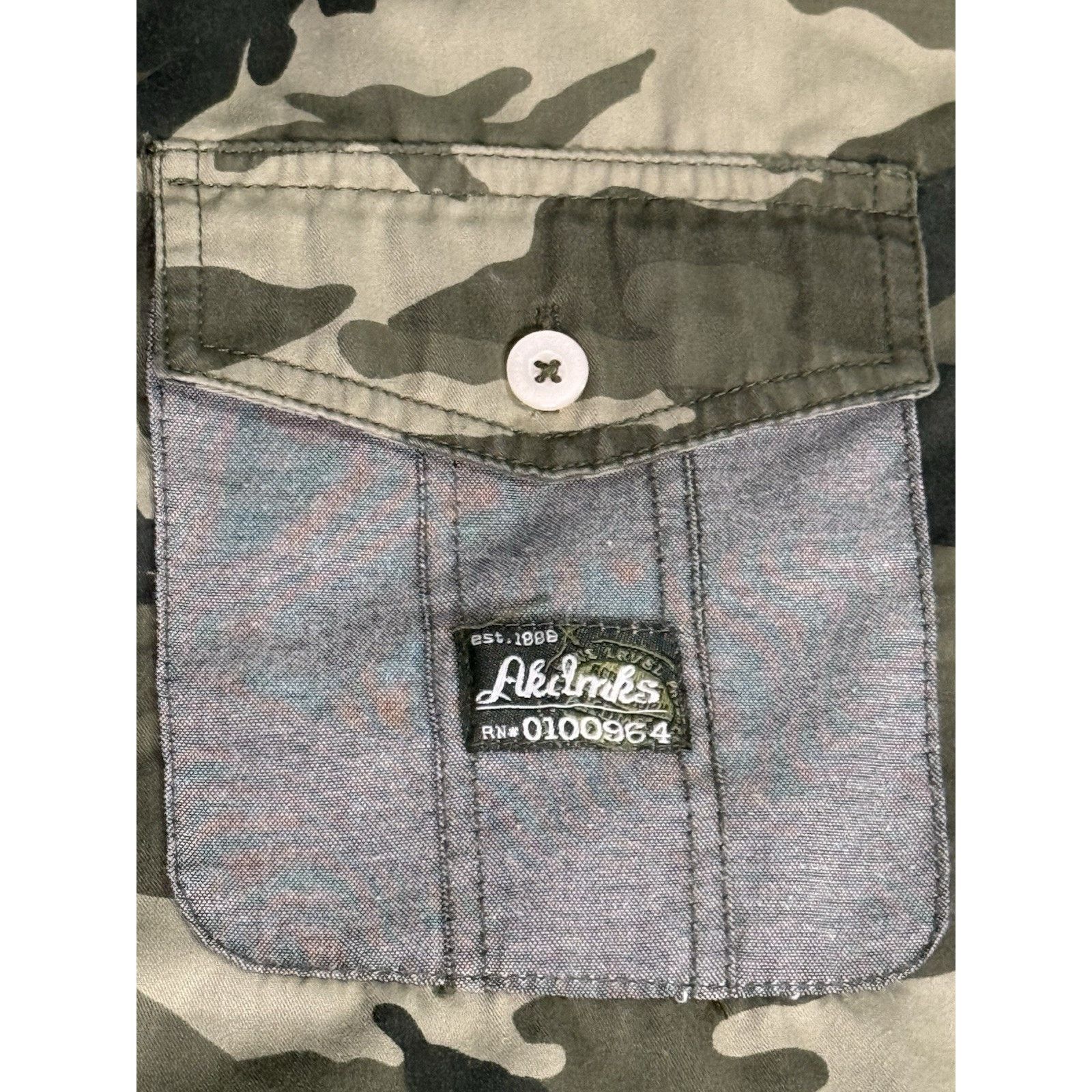 Akademiks Akademiks Y2K Camo Button Down Long Sleeve Shirt 5XL Men’s Size US XXL / EU 58 / 5 - 4 Thumbnail