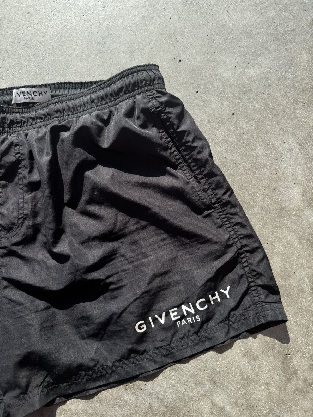 Givenchy GIVENCHY designer swim pants wear luxury rare shorts Size US 34 / EU 50 - 2 Thumbnail