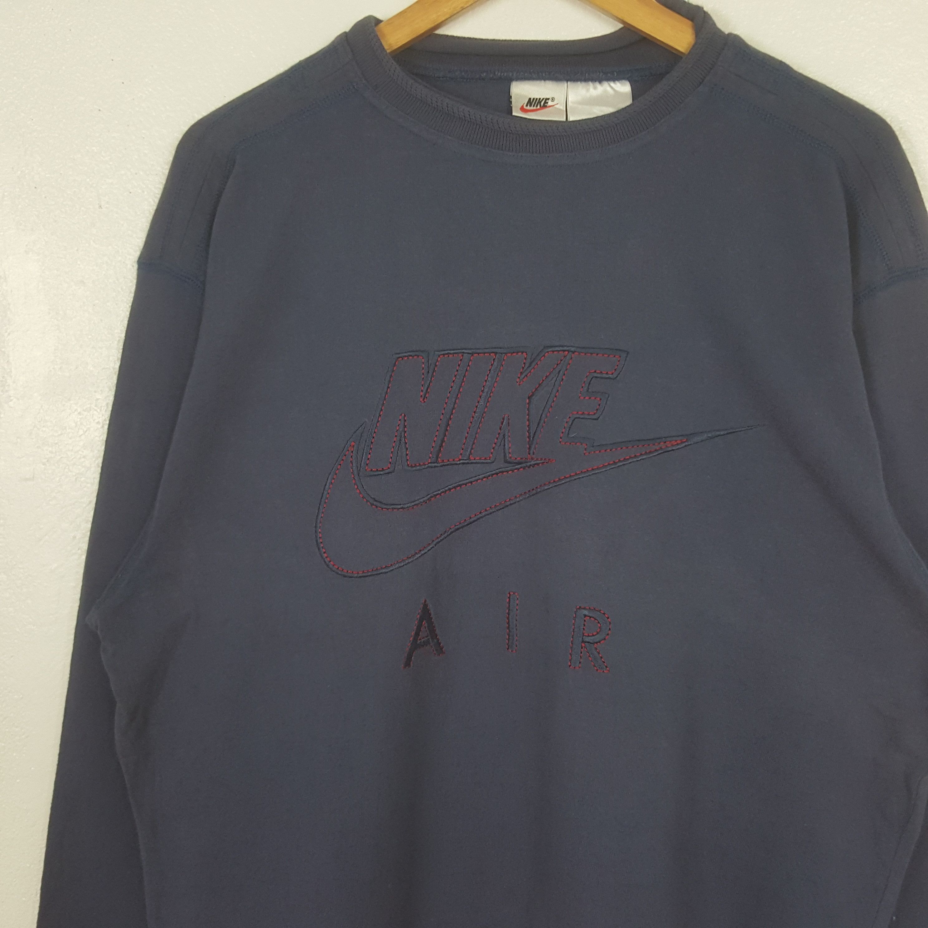 Nike Vintage Nike Air Embroidery Sports Style Sweatshirt C313N6 Size US L / EU 52-54 / 3 - 2 Thumbnail