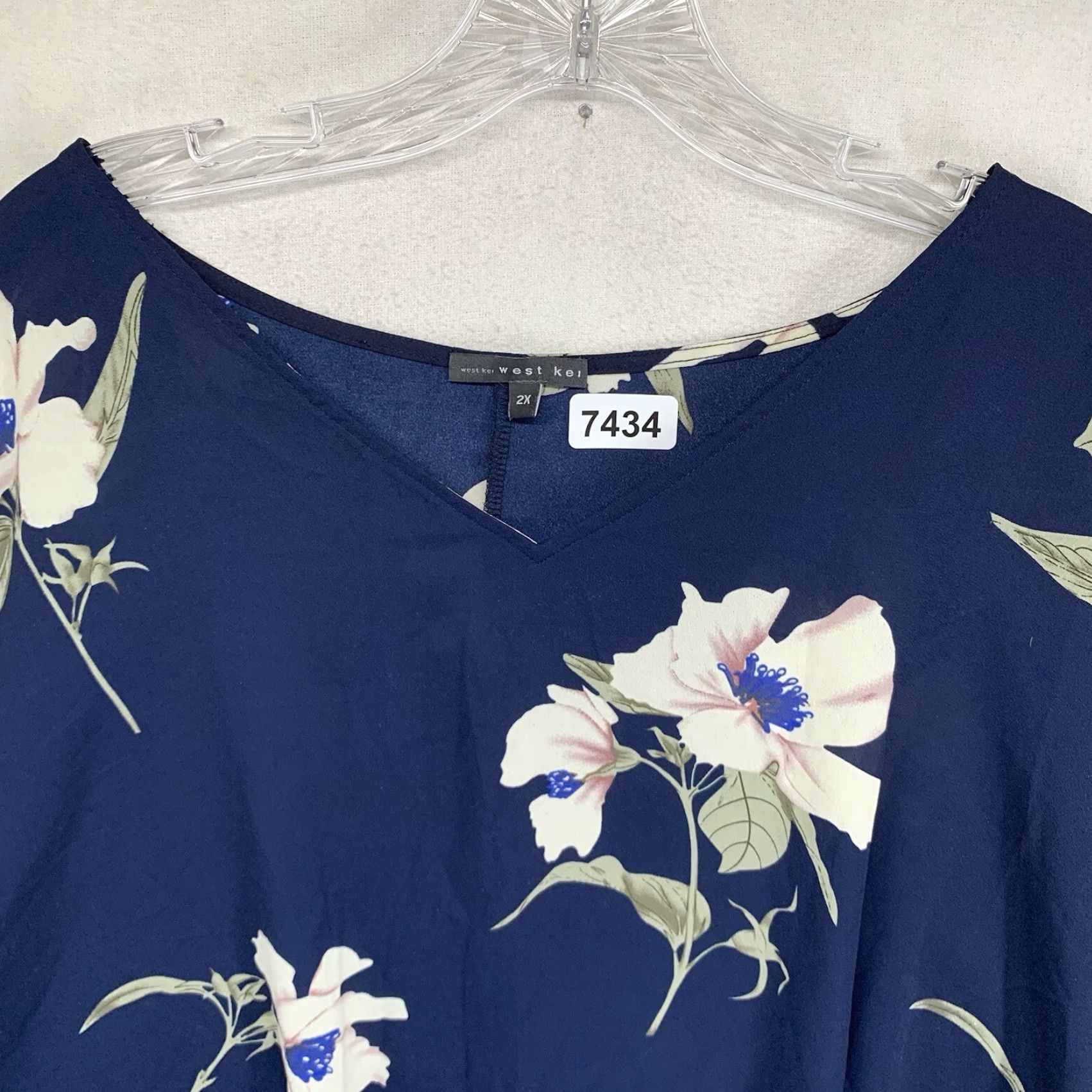 Vintage Women’s Blouse 2X Dark Blue Floral Tie Waist Sheer Lightweight Ivory Flowers Size XXL / US 16-18 / IT 52-54 - 4 Thumbnail