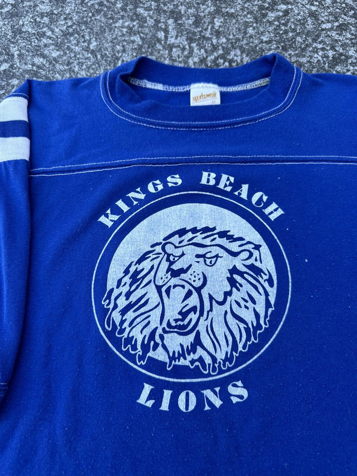 Vintage Vintage 80s Kings Beach Lions Collegiate Archival T-Shirt Size US M / EU 48-50 / 2 - 4 Thumbnail