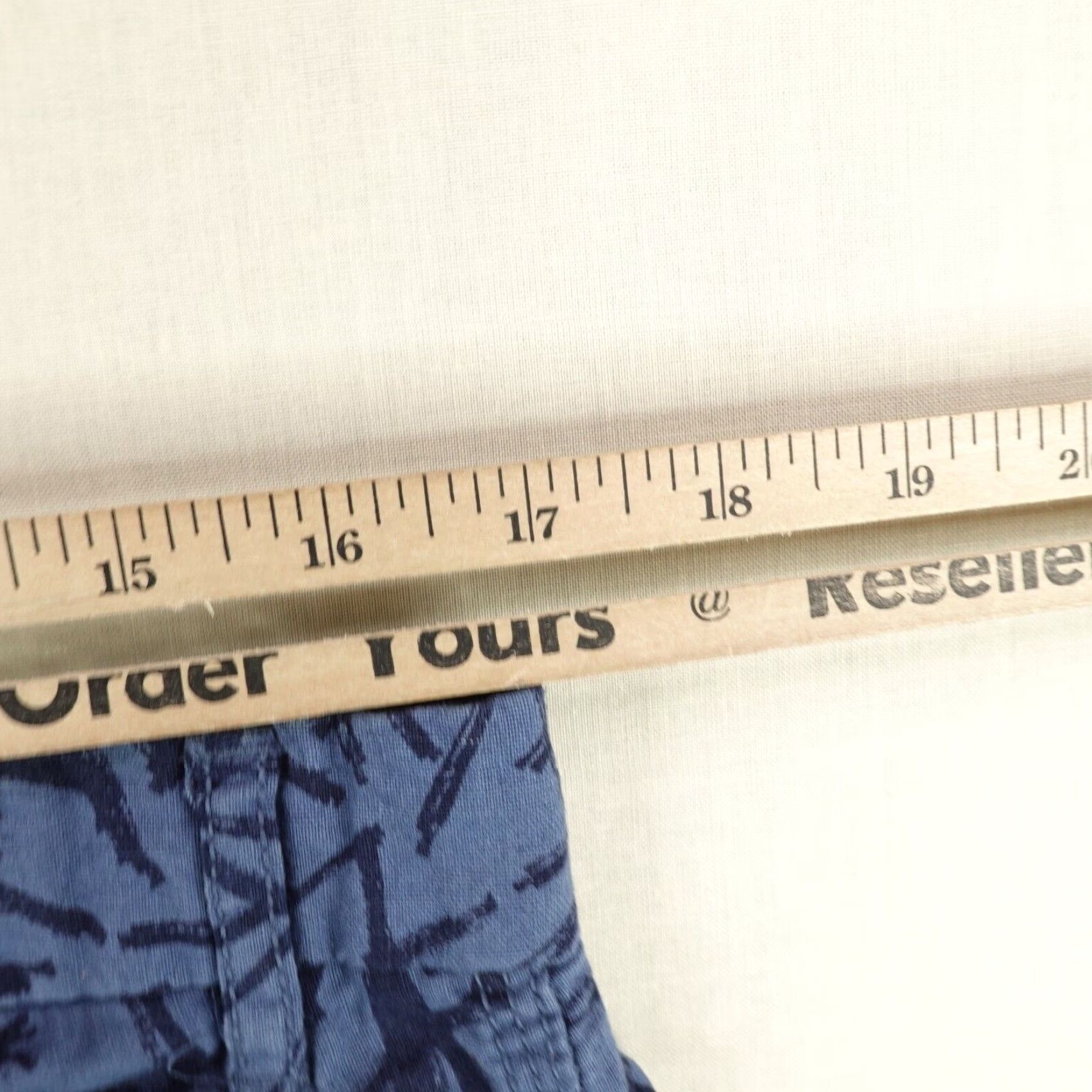 Onia VINTAGE Onia Shorts Men's 32 Blue Geometric Chino Linen Blend Flat Front 11in Inseam Summer Beach Mens Size US 34 / EU 50 - 7 Thumbnail