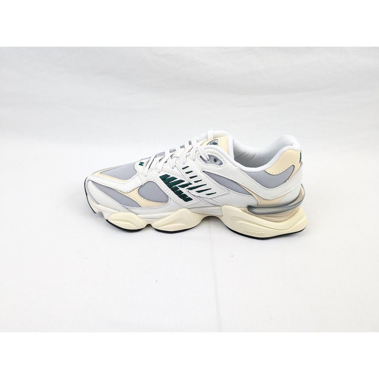 New Balance o1rshd1 Low-Top Sneakers in Off White Size US 10 / EU 43 - 9 Thumbnail